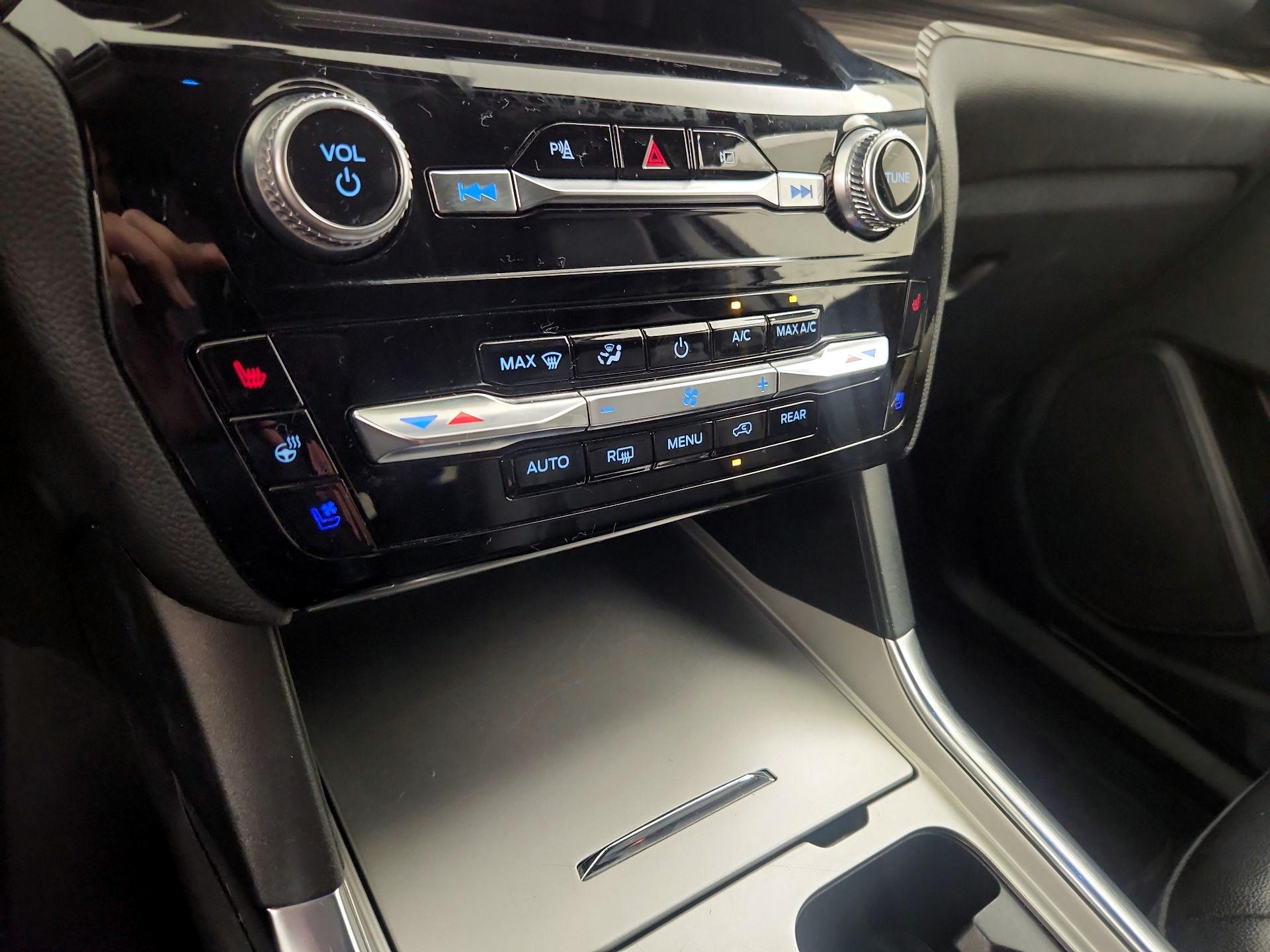 Thumbnail: 2023 Ford Explorer - 17