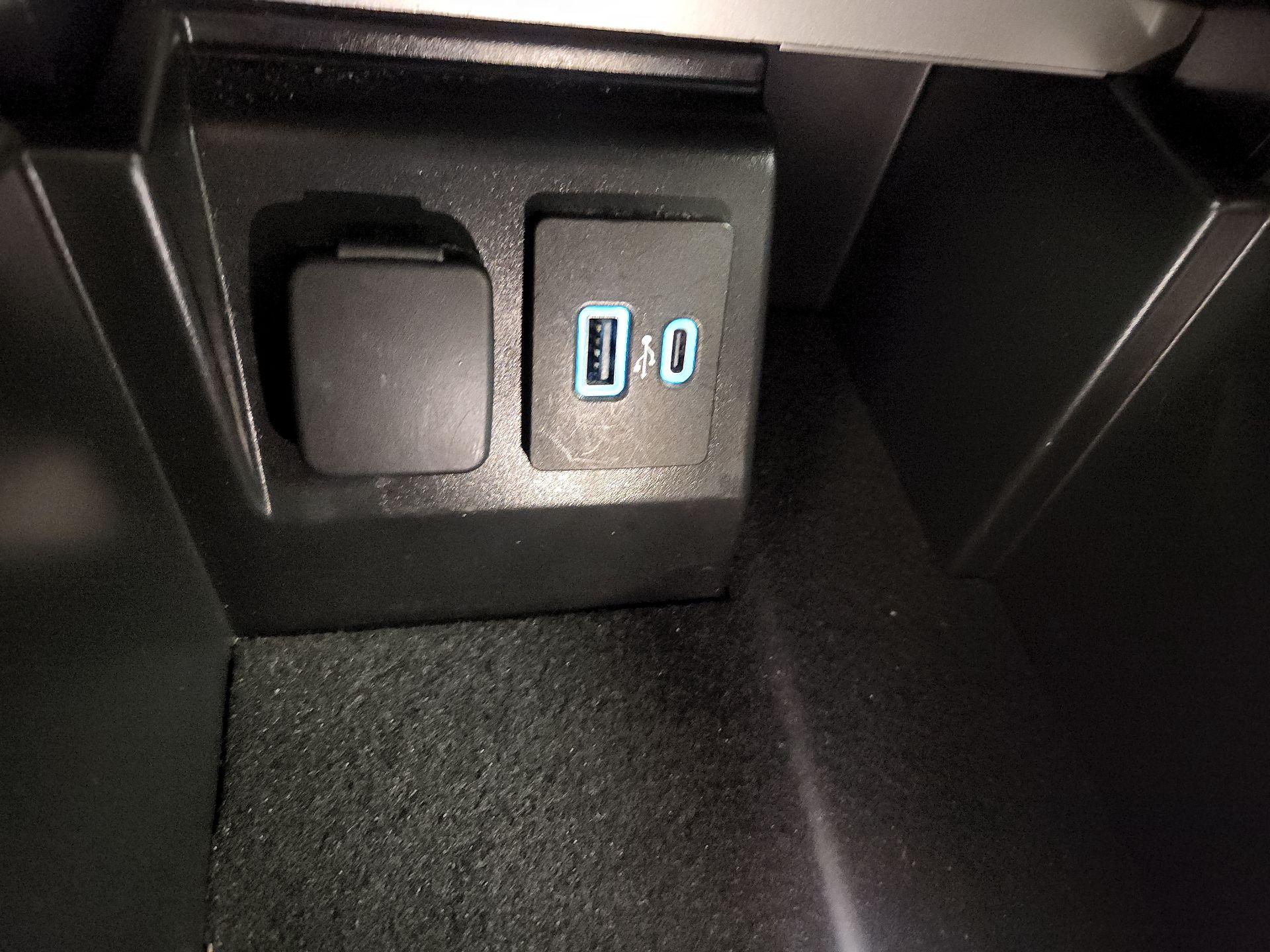 Thumbnail: 2023 Ford Explorer - 19