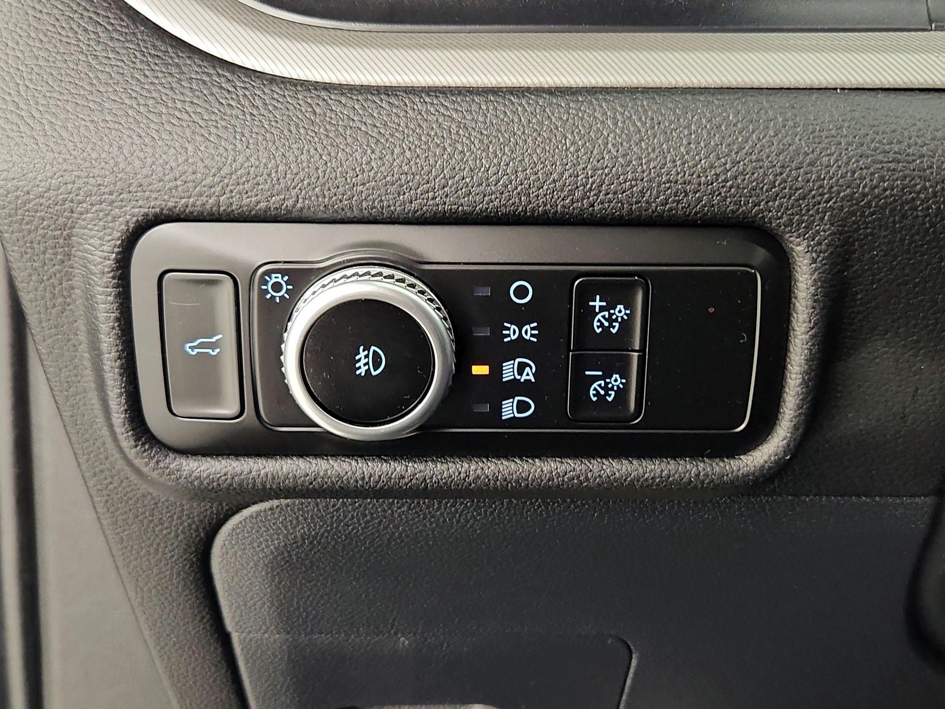 Thumbnail: 2023 Ford Explorer - 13