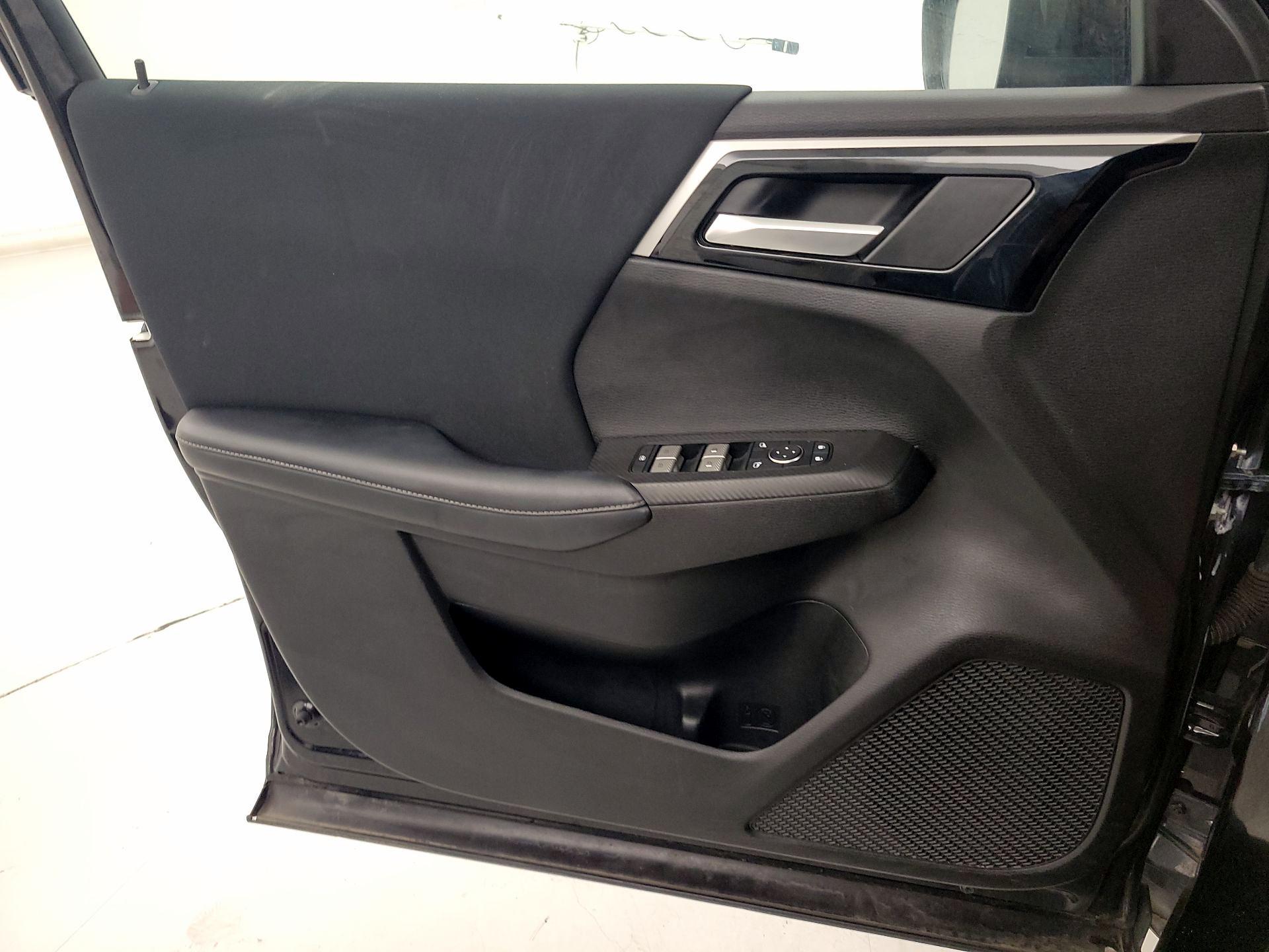 Thumbnail: 2022 Mitsubishi Outlander - 12