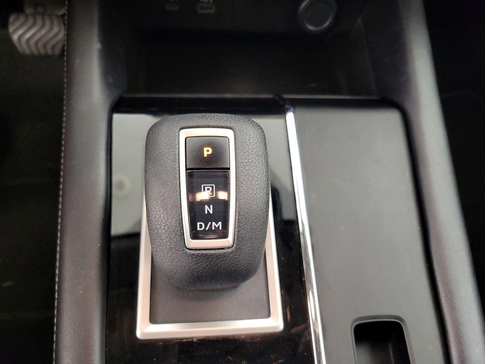 Thumbnail: 2022 Mitsubishi Outlander - 17