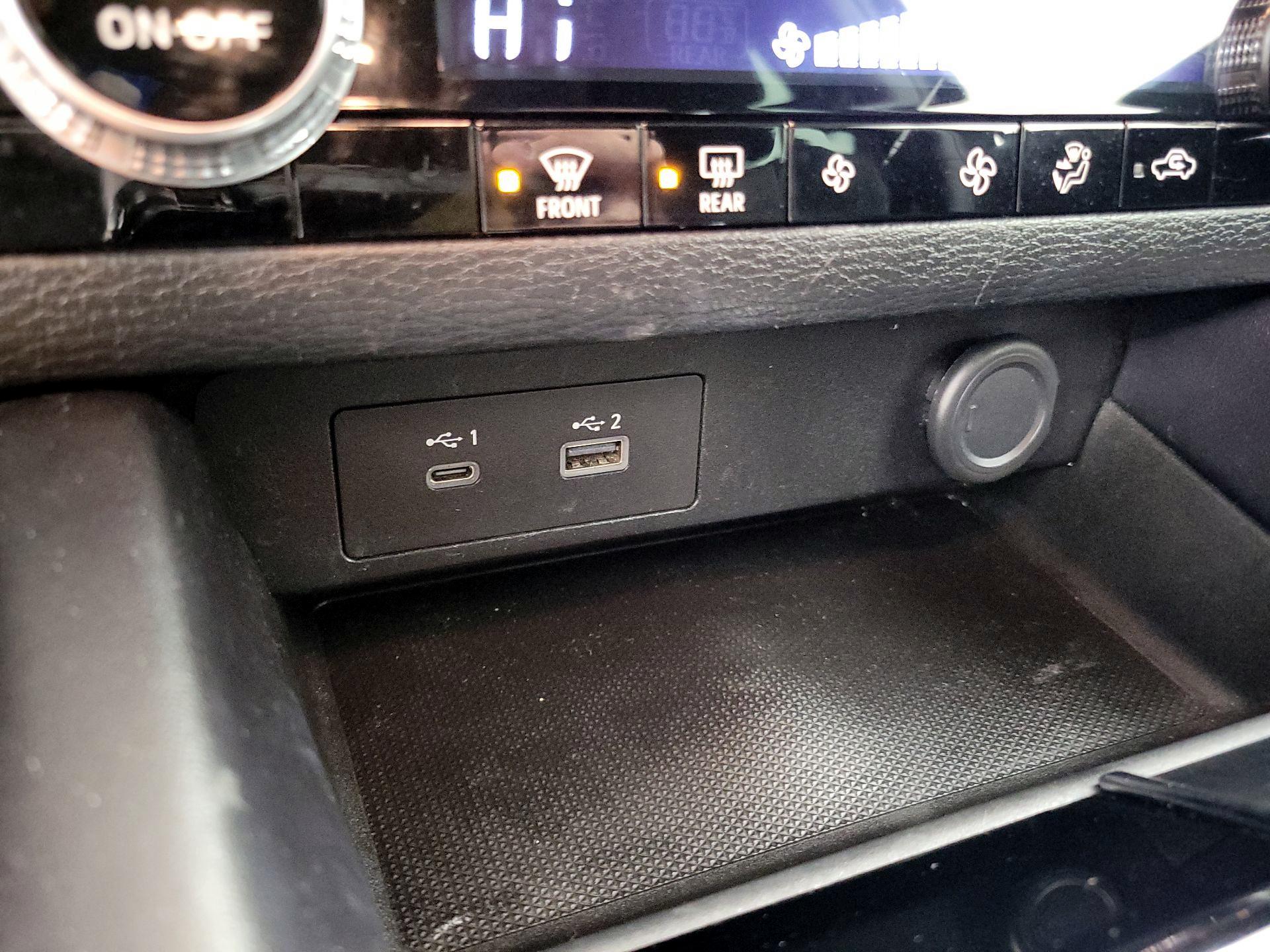 Thumbnail: 2022 Mitsubishi Outlander - 18