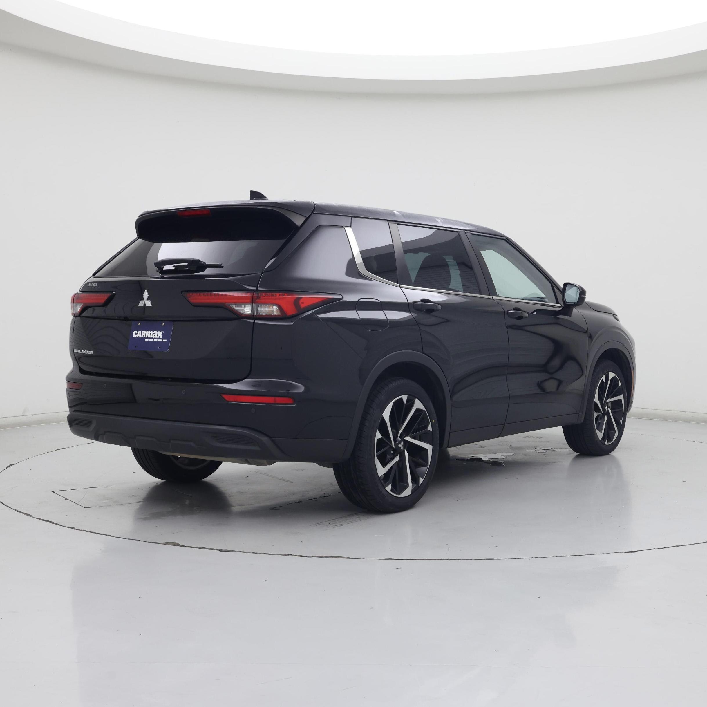 Thumbnail: 2022 Mitsubishi Outlander - 8