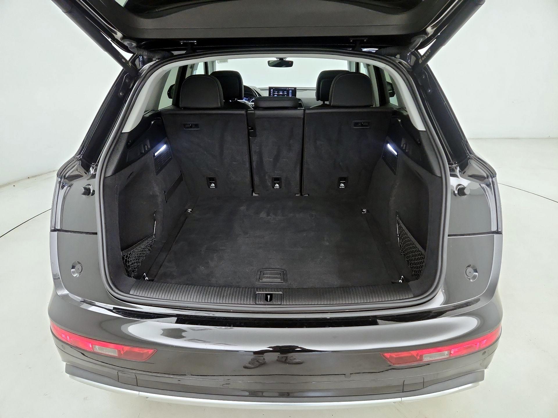 Thumbnail: 2021 Audi Q5 - 16