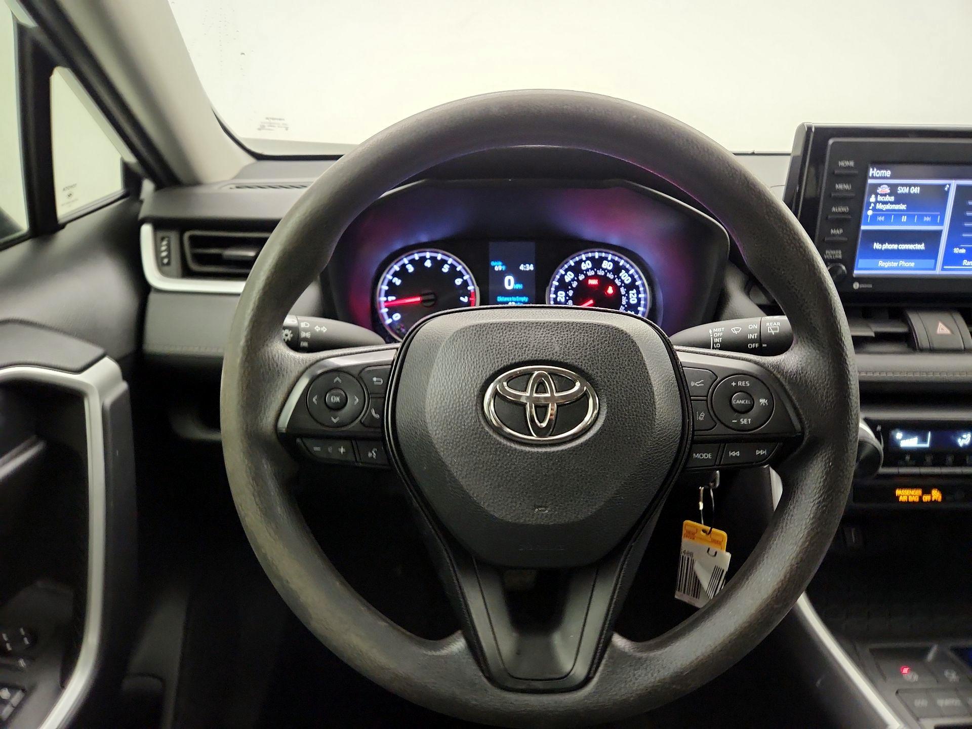 Thumbnail: 2020 Toyota RAV4 - 10