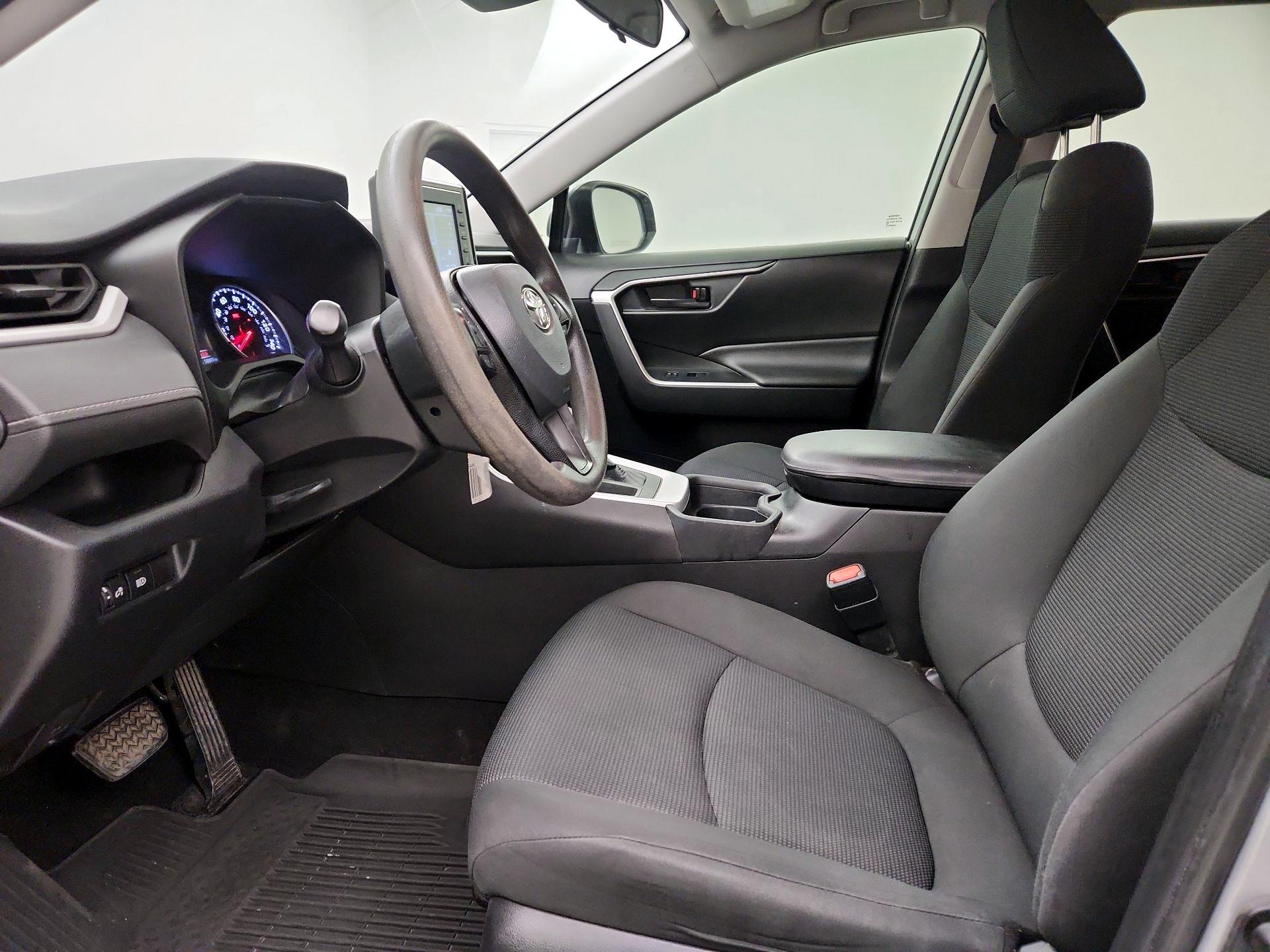 Thumbnail: 2020 Toyota RAV4 - 11