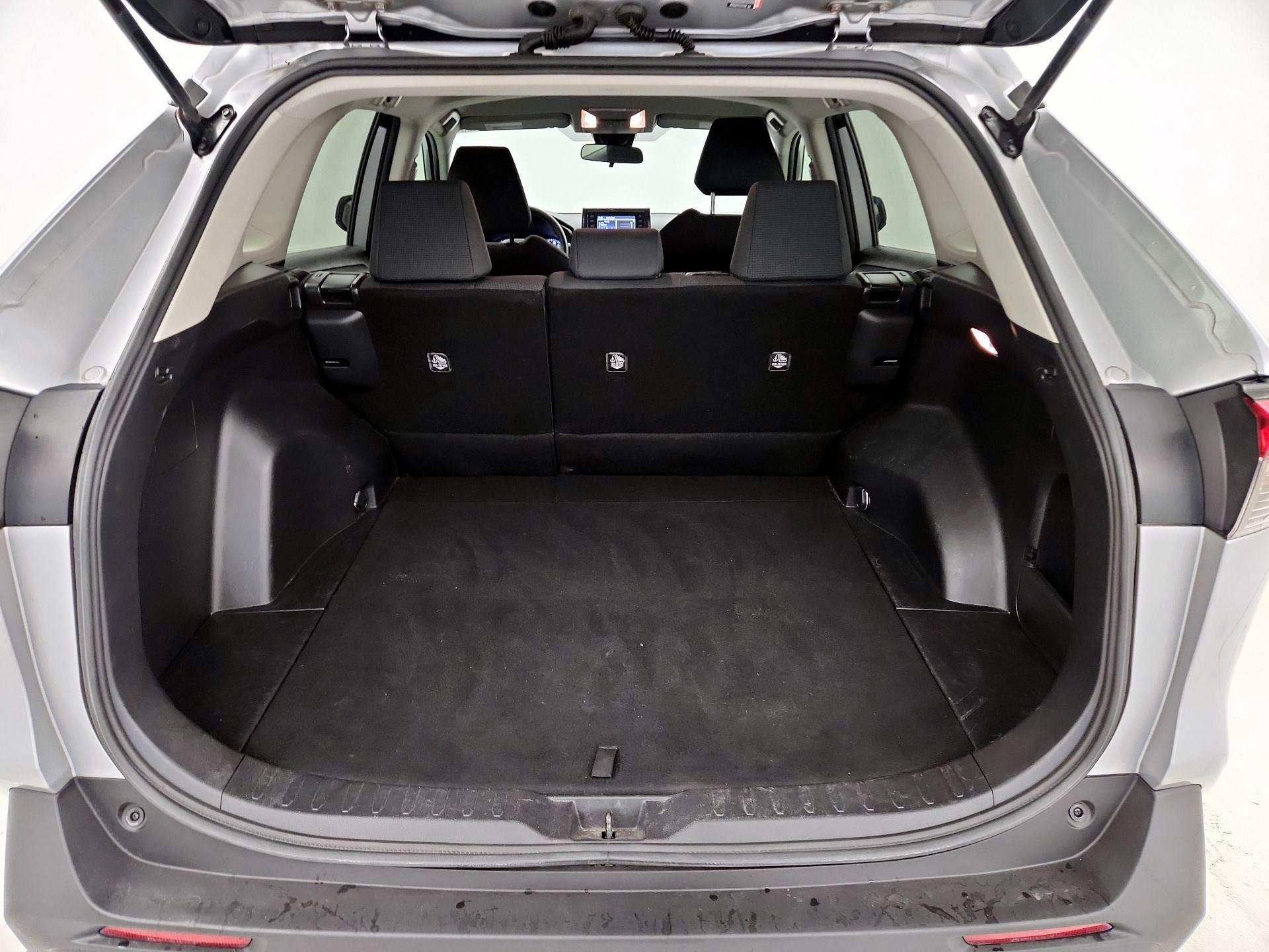 Thumbnail: 2020 Toyota RAV4 - 16