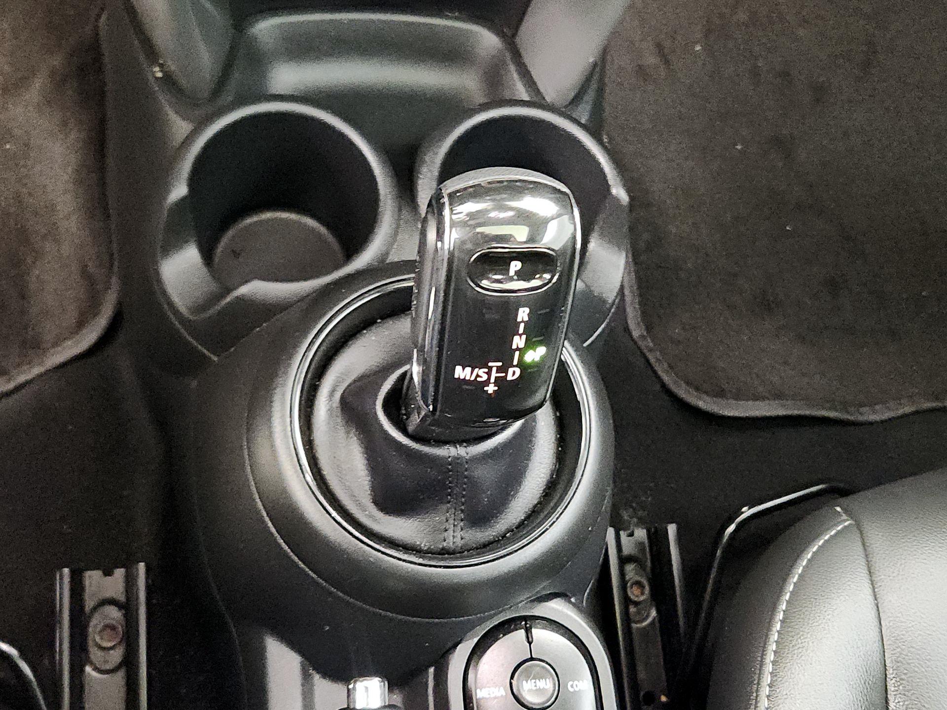 Thumbnail: 2021 MINI Cooper Hardtop - 17