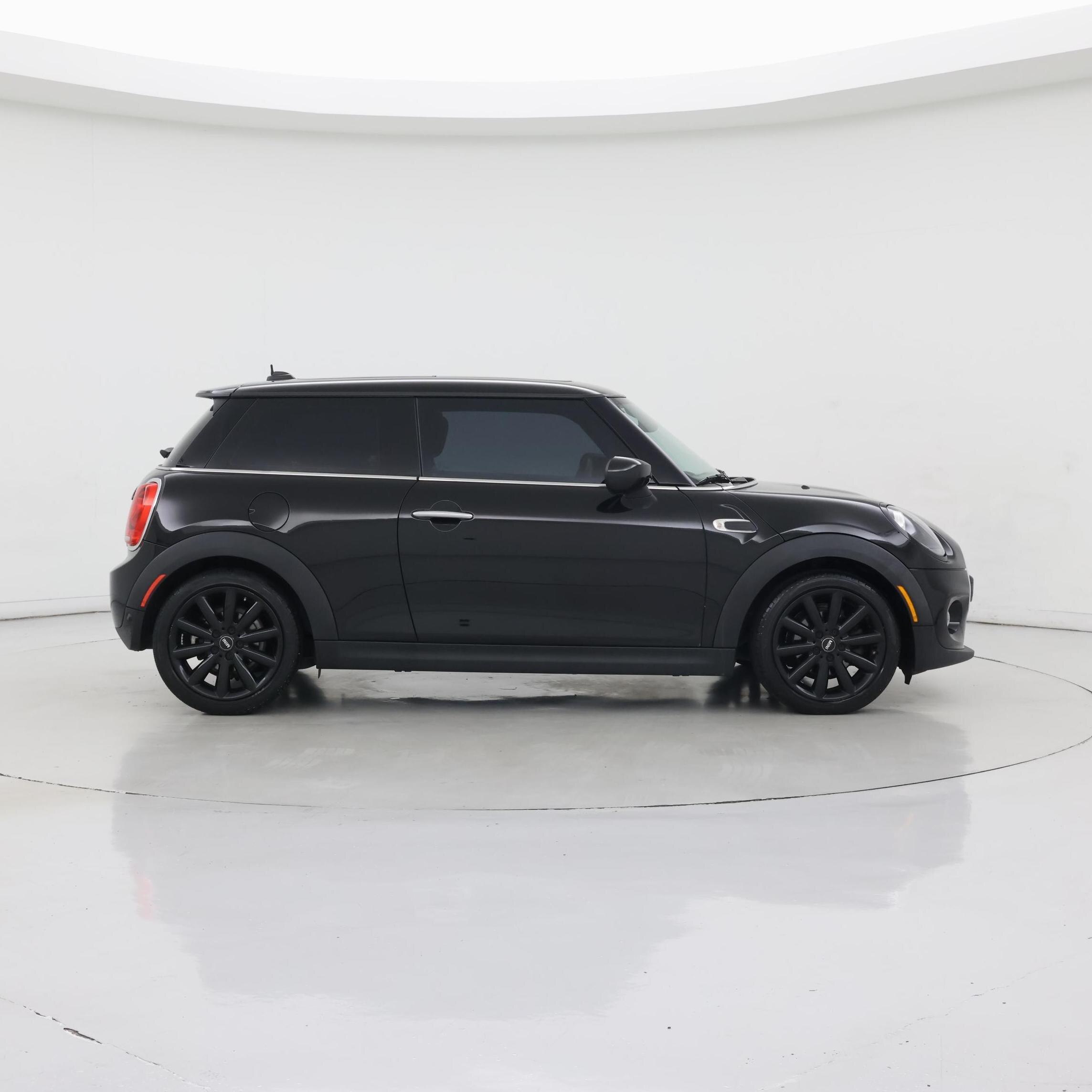 Thumbnail: 2021 MINI Cooper Hardtop - 7