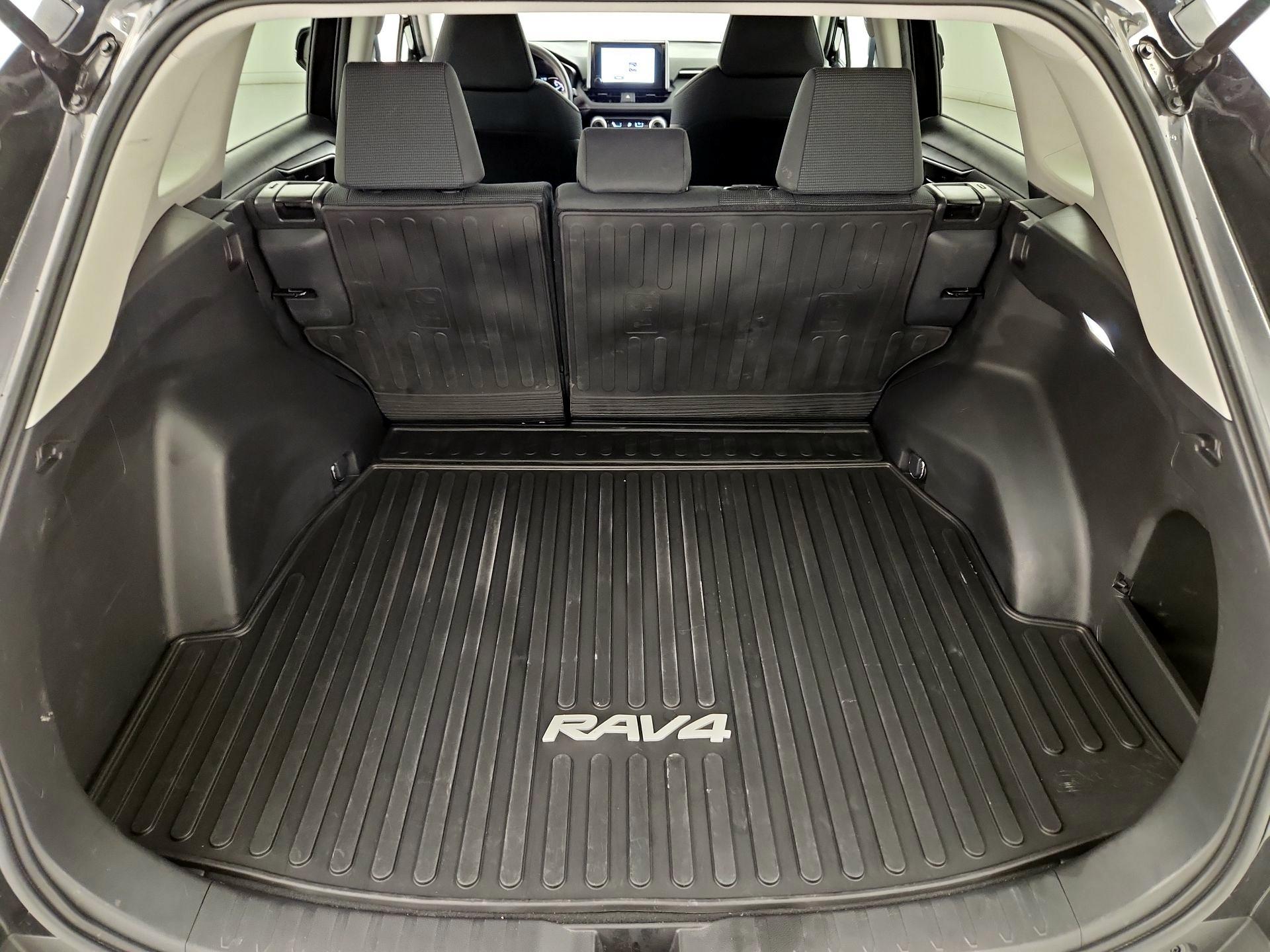 Thumbnail: 2023 Toyota RAV4 - 20