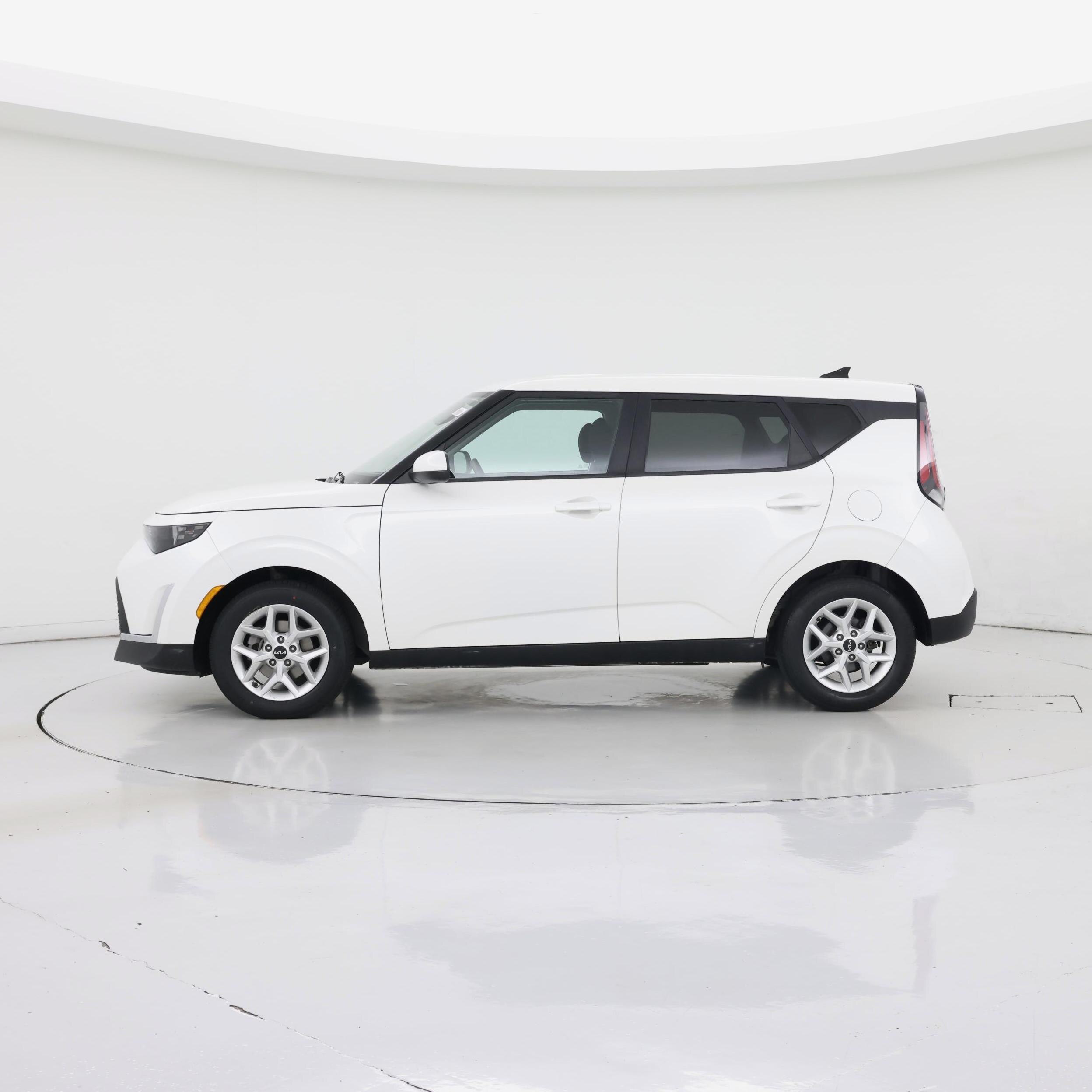 Thumbnail: 2023 Kia Soul - 3