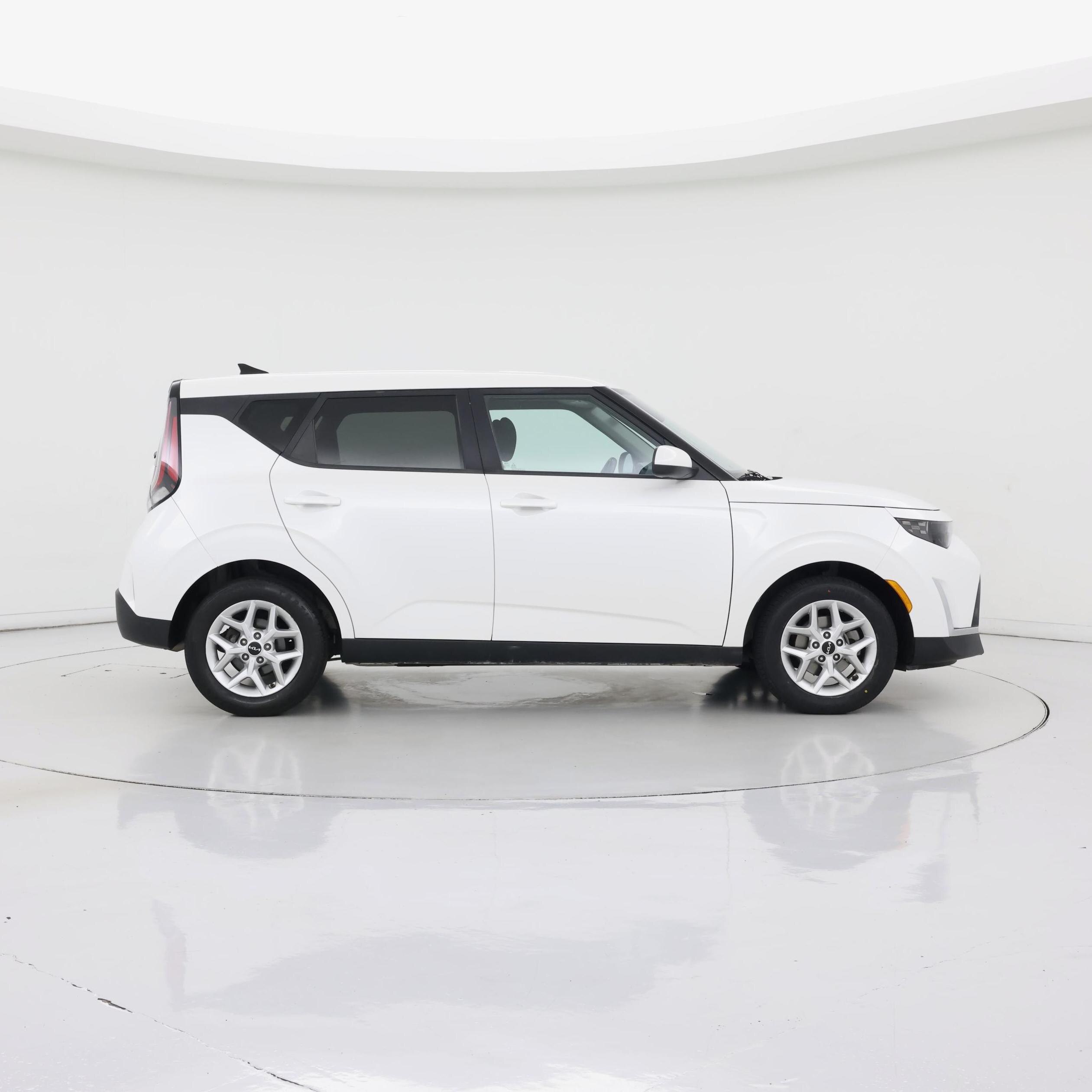 Thumbnail: 2023 Kia Soul - 7