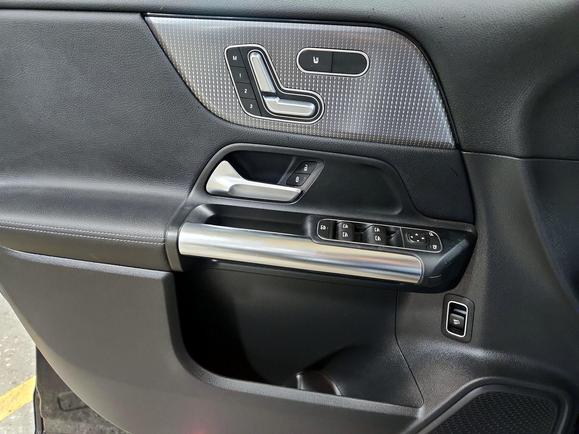 Thumbnail: 2023 Mercedes-Benz GLA - 12