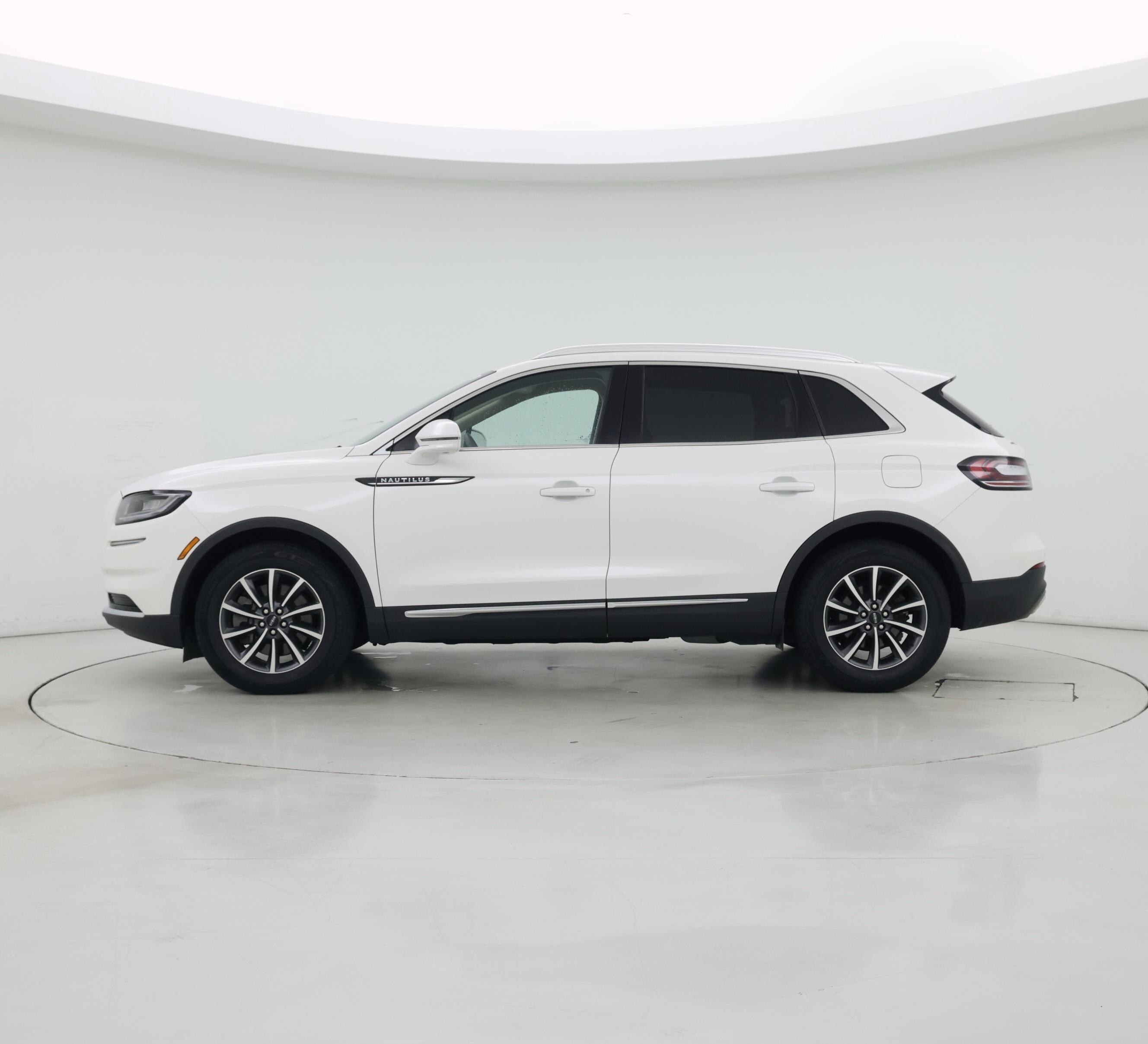 Thumbnail: 2022 Lincoln Nautilus - 3