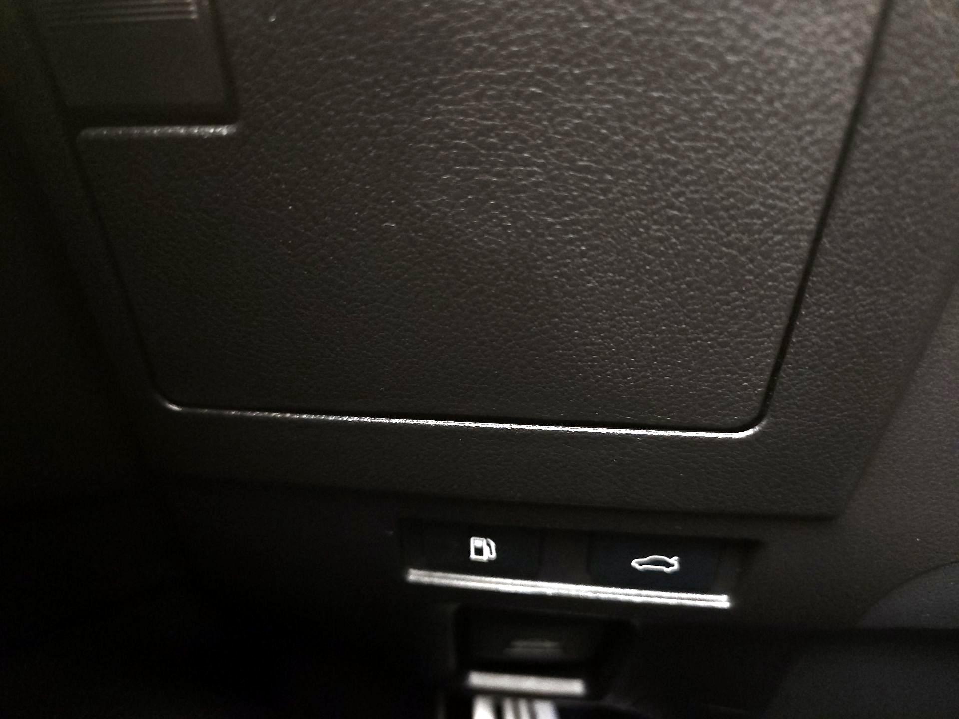 Thumbnail: 2024 Lexus ES - 13