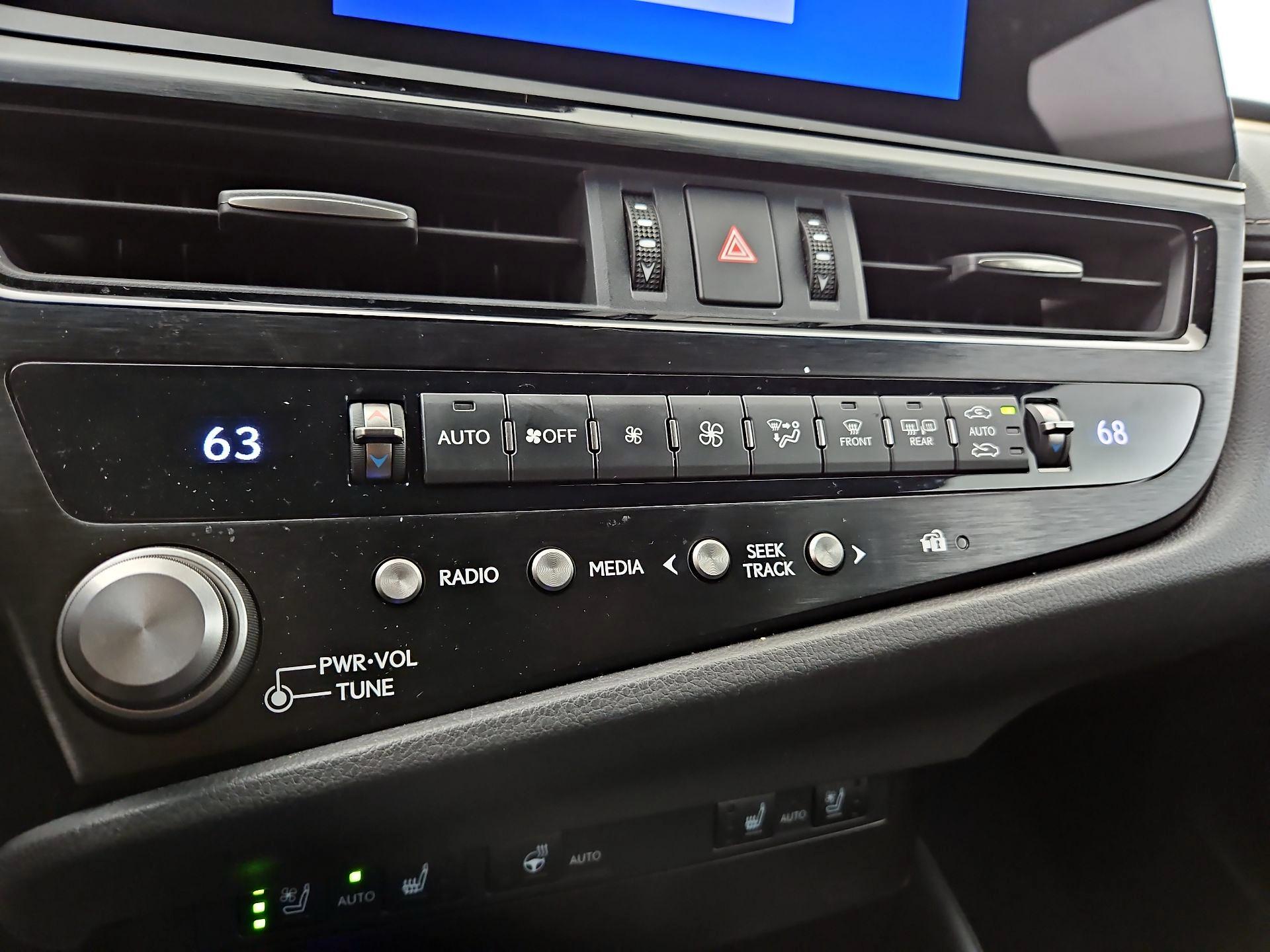 Thumbnail: 2024 Lexus ES - 16