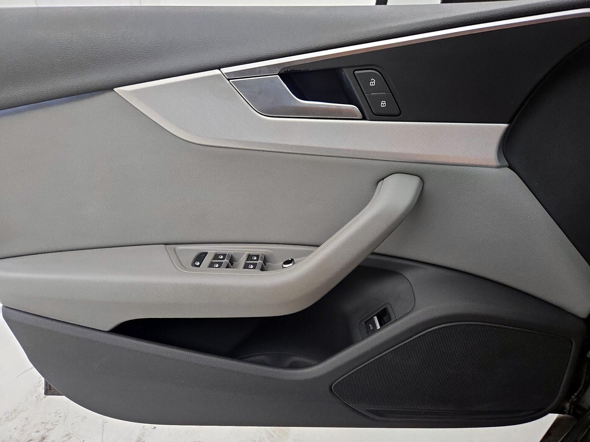 Thumbnail: 2017 Audi A4 - 12