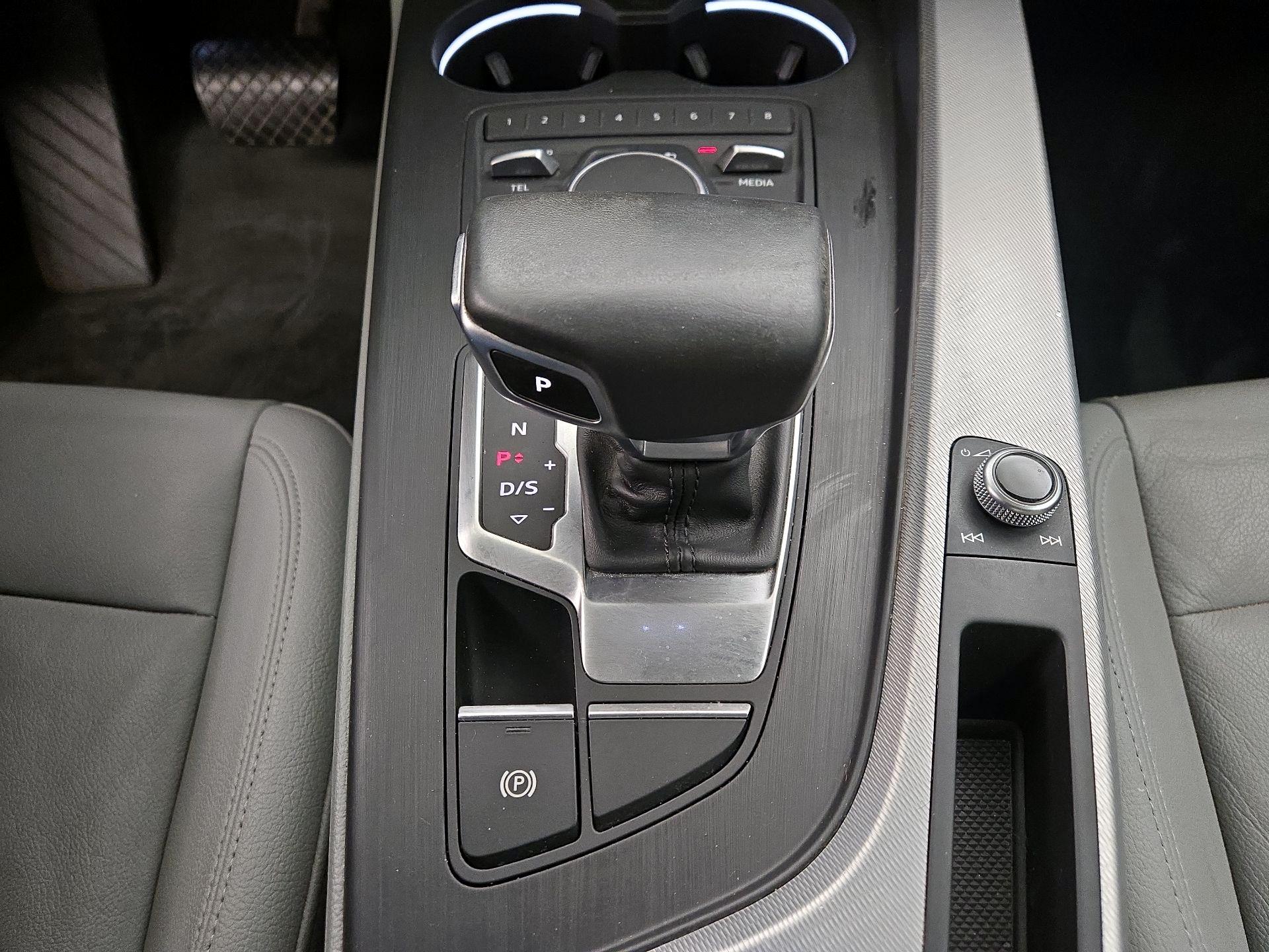 Thumbnail: 2017 Audi A4 - 17