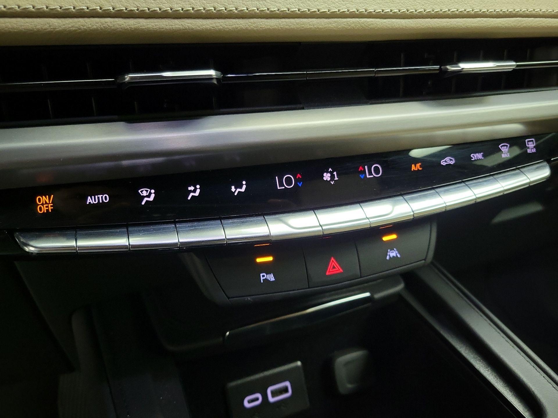 Thumbnail: 2024 Cadillac XT4 - 16