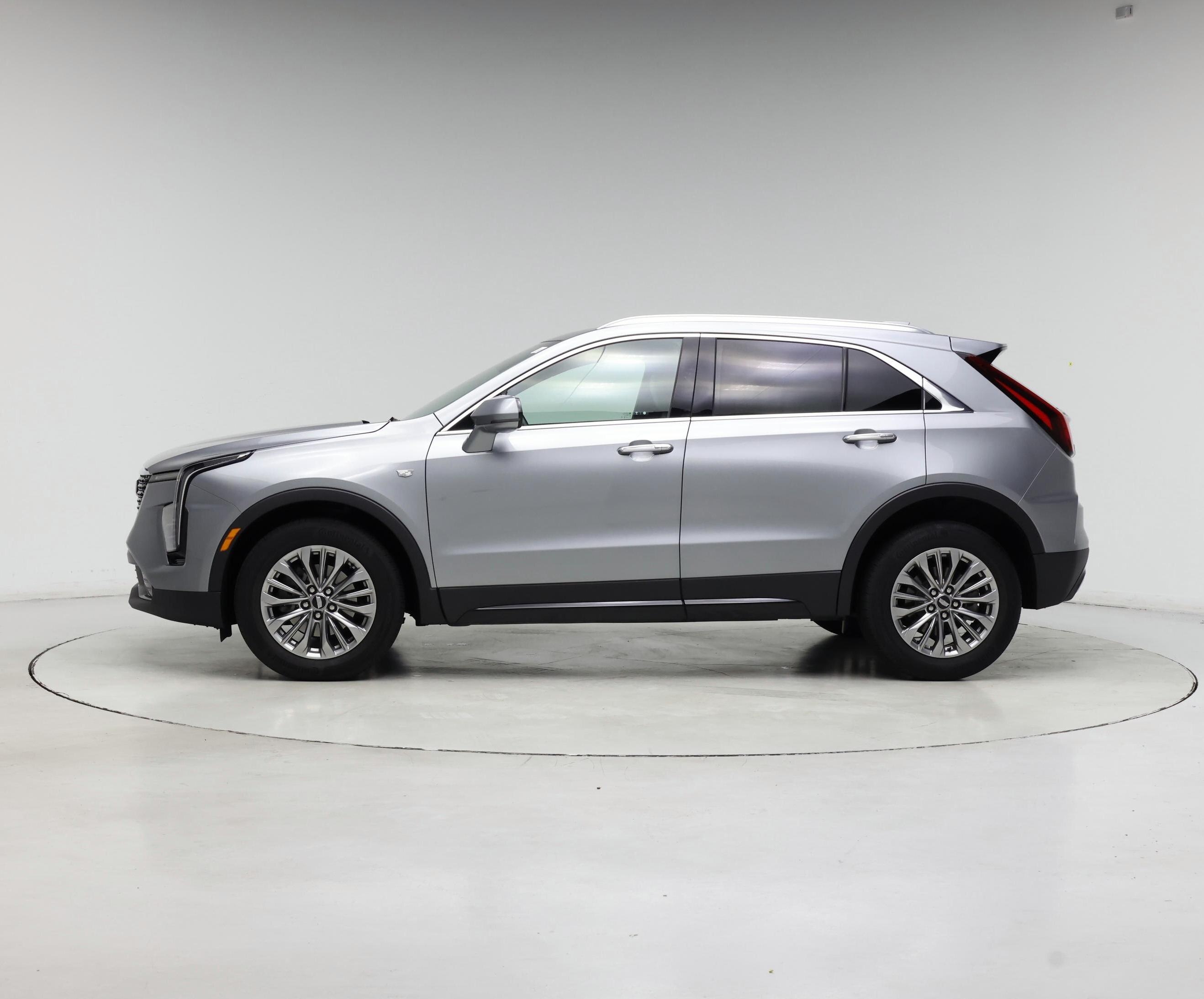 Thumbnail: 2024 Cadillac XT4 - 3