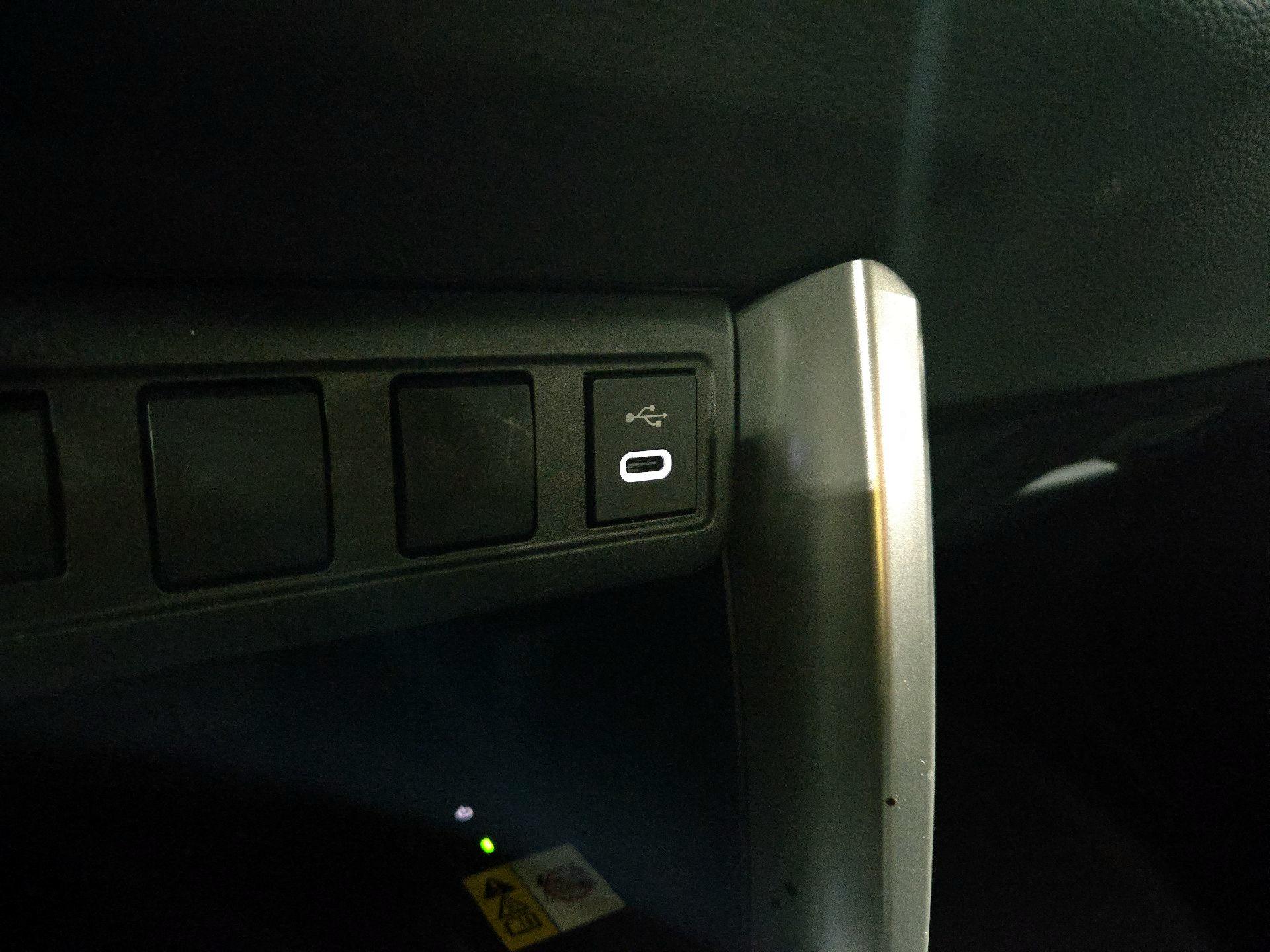 Thumbnail: 2023 Toyota Corolla Cross - 18