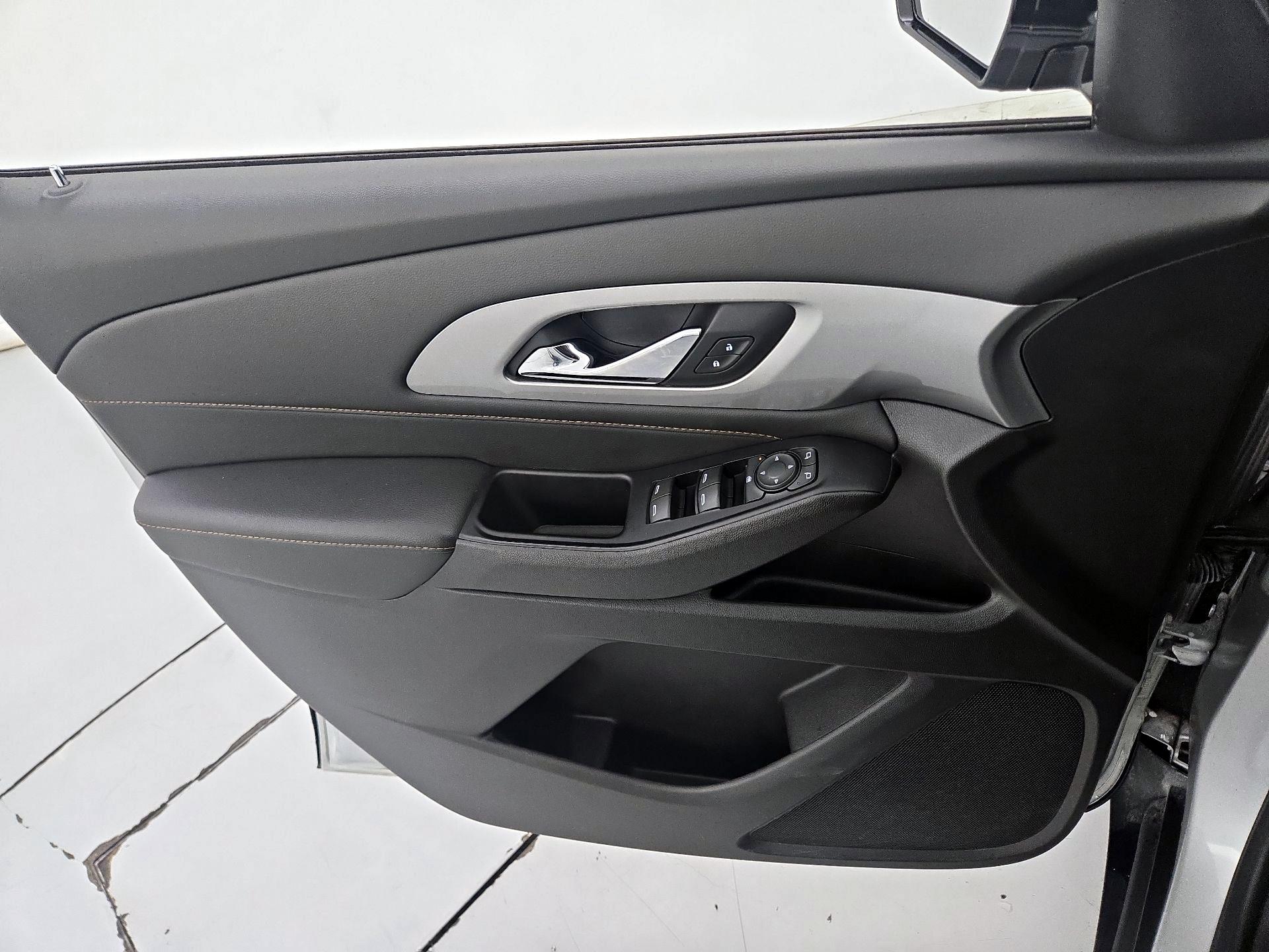 Thumbnail: 2019 Chevrolet Traverse - 12