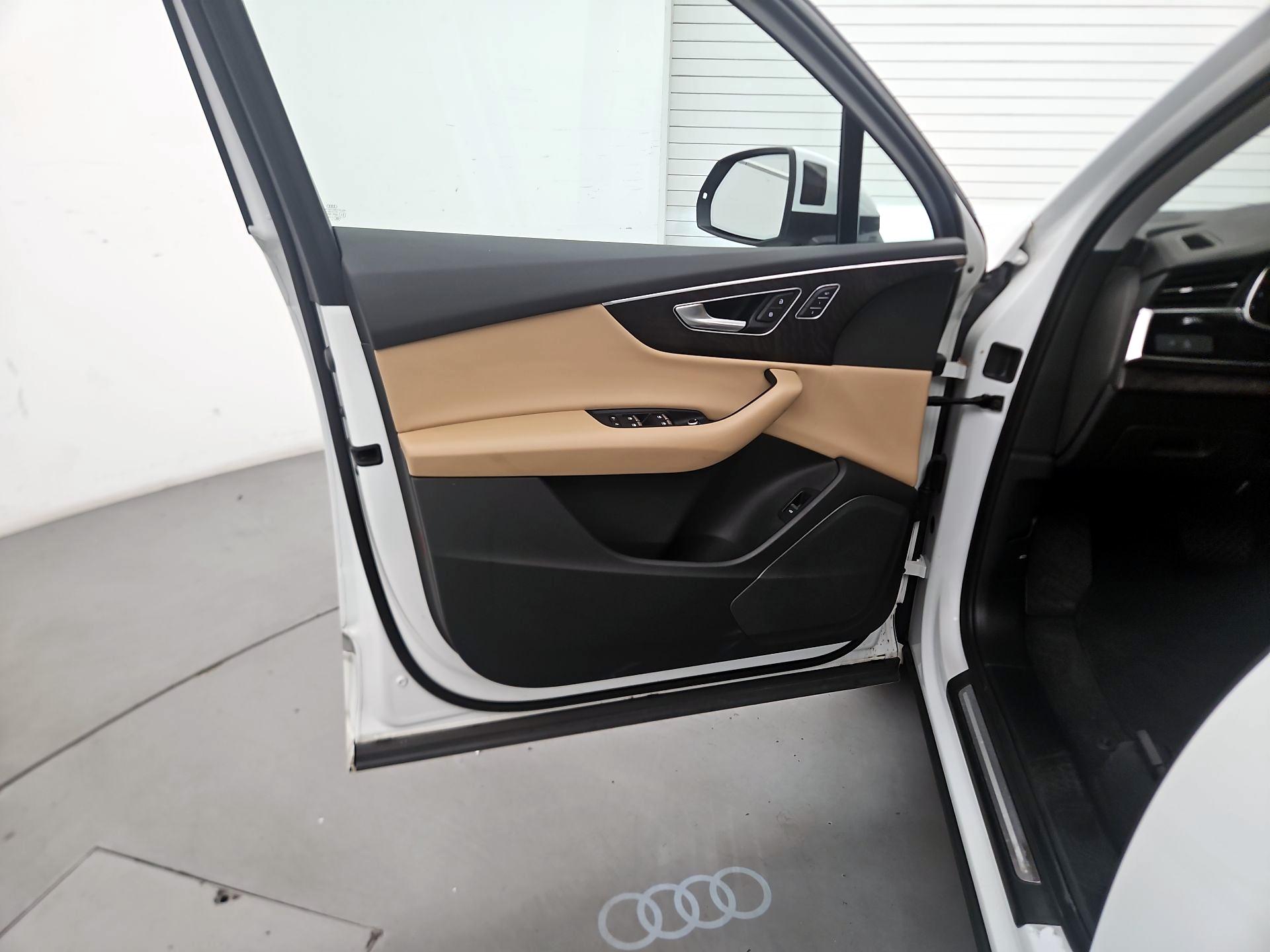 Thumbnail: 2020 Audi Q7 - 12