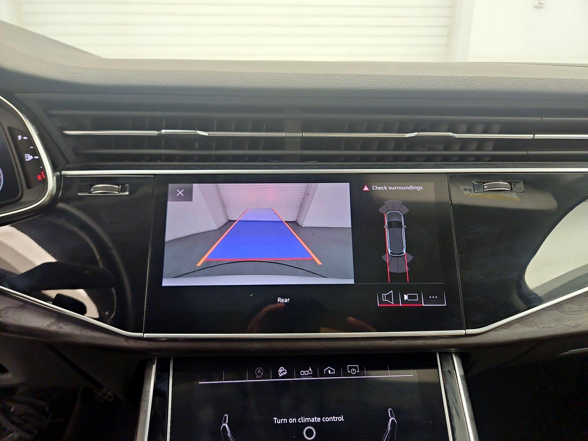 Thumbnail: 2020 Audi Q7 - 14