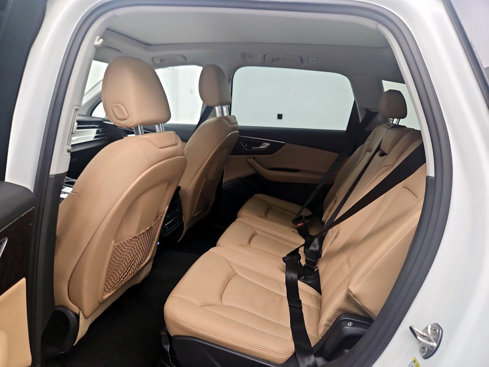 Thumbnail: 2020 Audi Q7 - 19