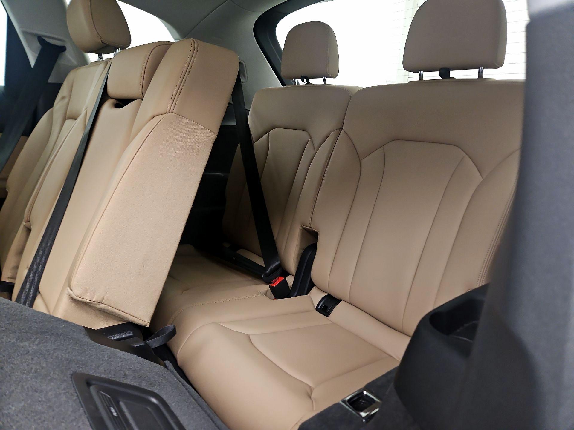 Thumbnail: 2020 Audi Q7 - 20