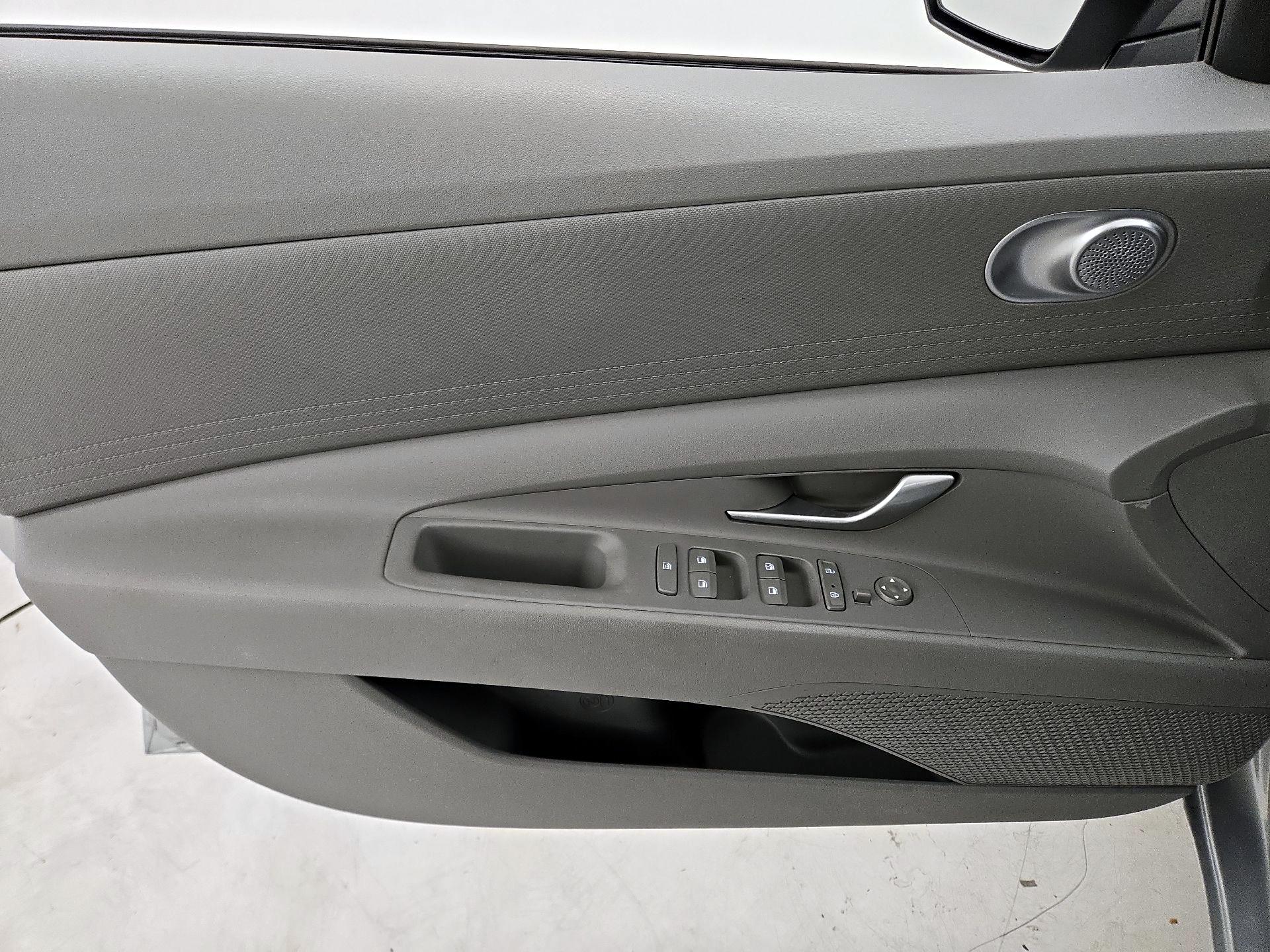 Thumbnail: 2022 Hyundai Elantra - 12