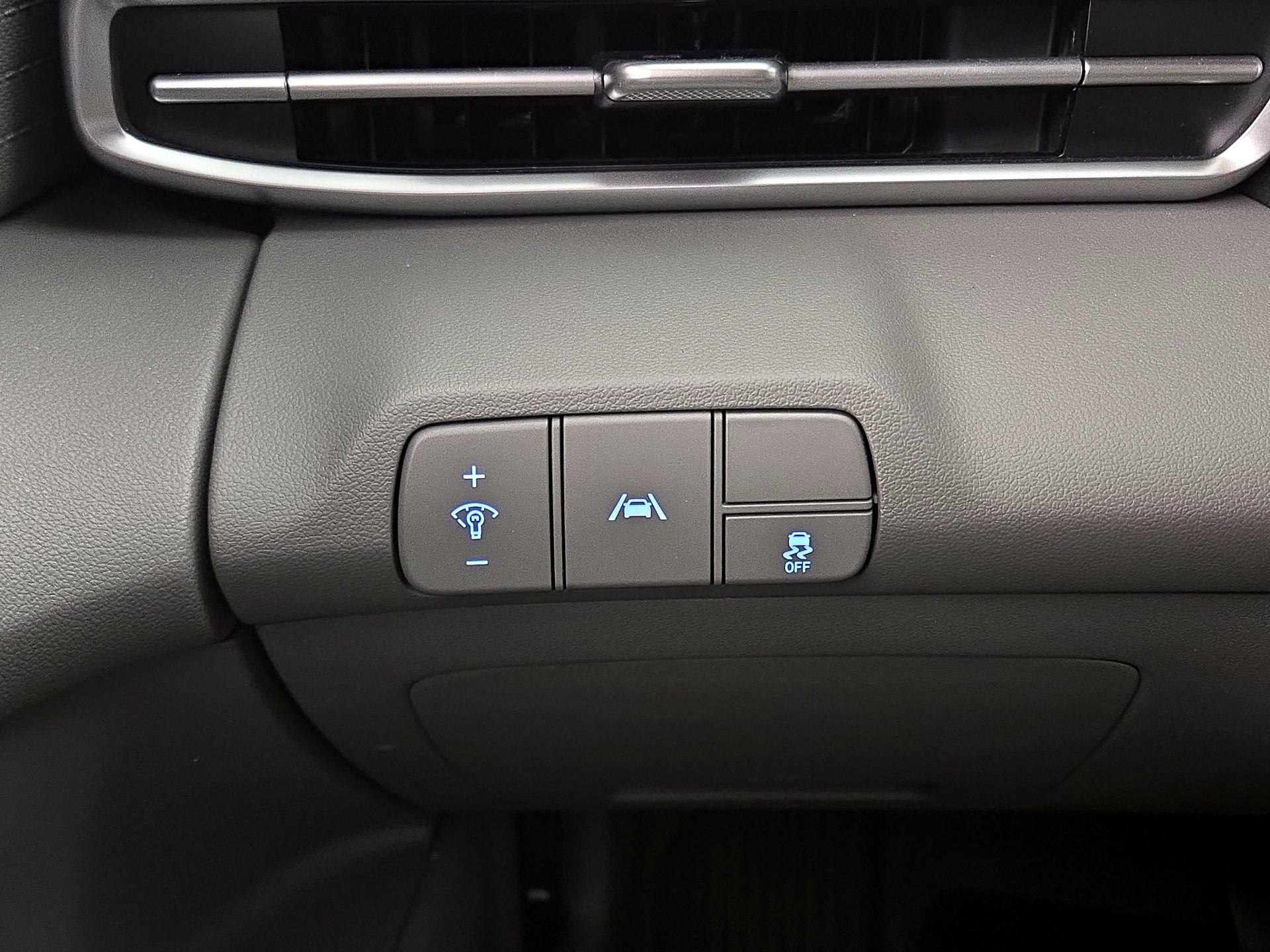 Thumbnail: 2022 Hyundai Elantra - 13