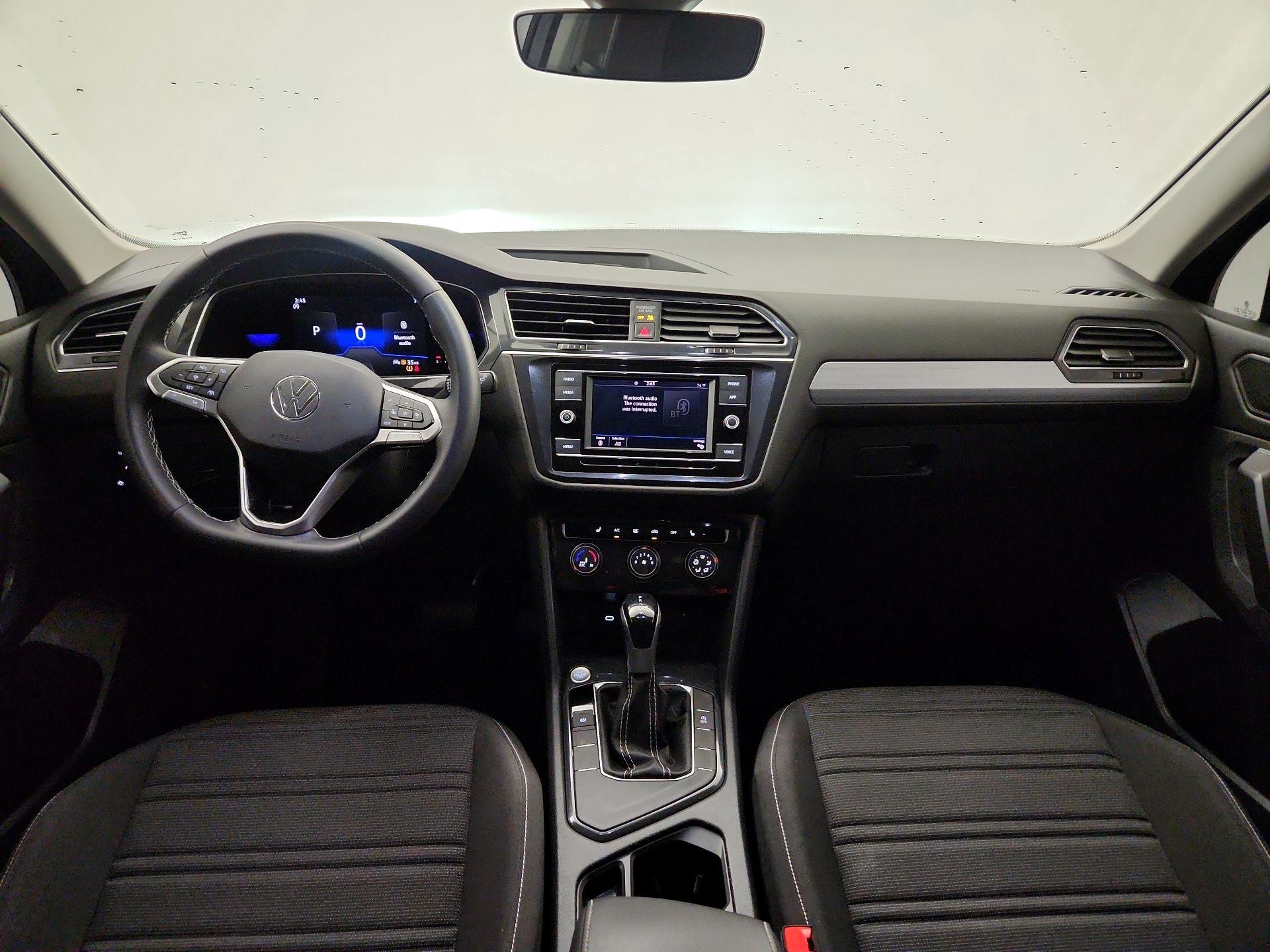 Thumbnail: 2023 Volkswagen Tiguan - 9