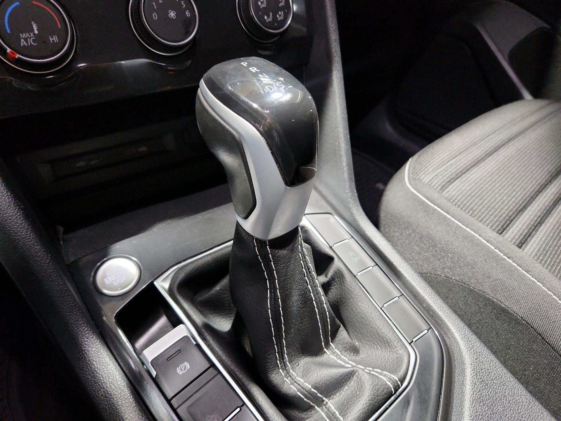 Thumbnail: 2023 Volkswagen Tiguan - 15