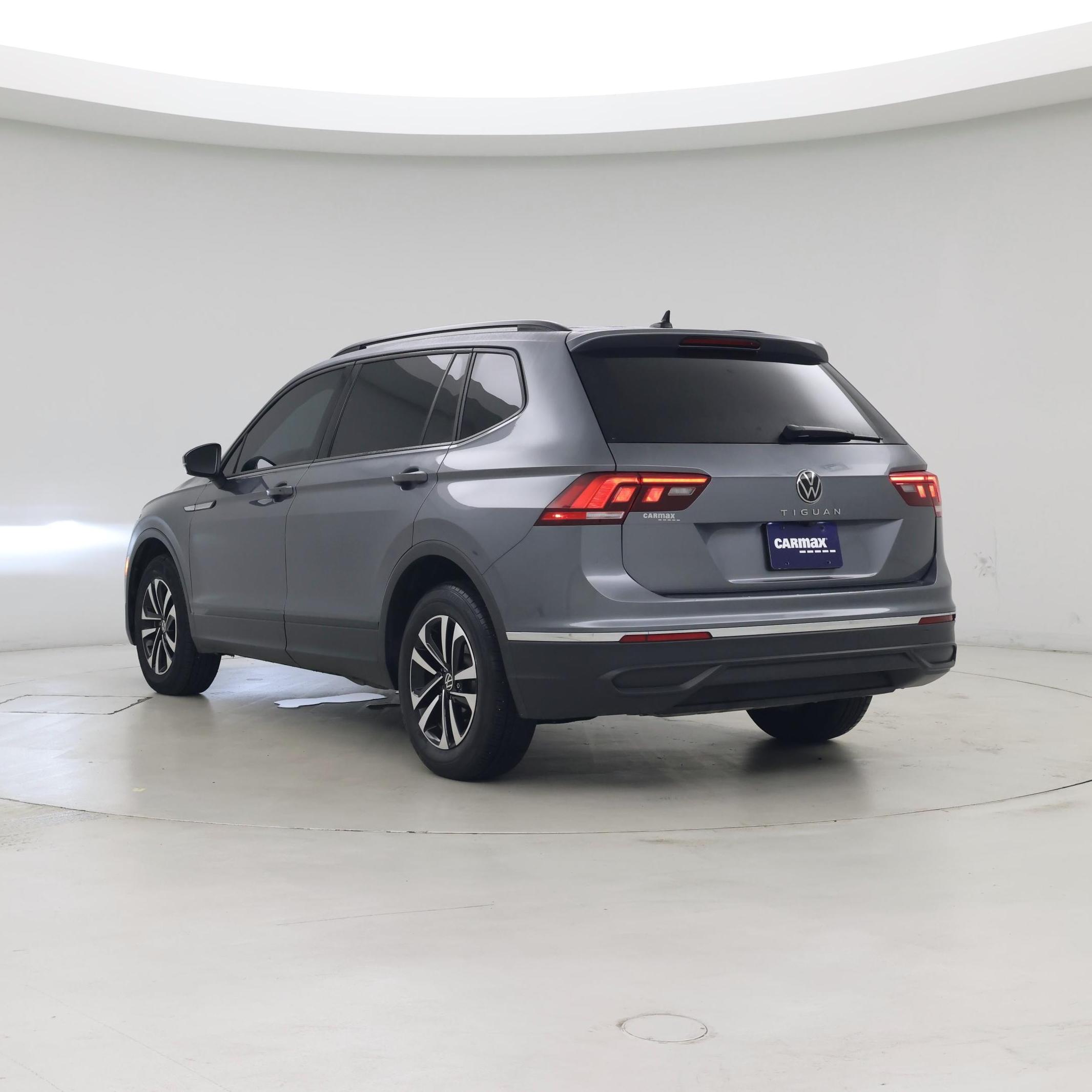 Thumbnail: 2023 Volkswagen Tiguan - 2