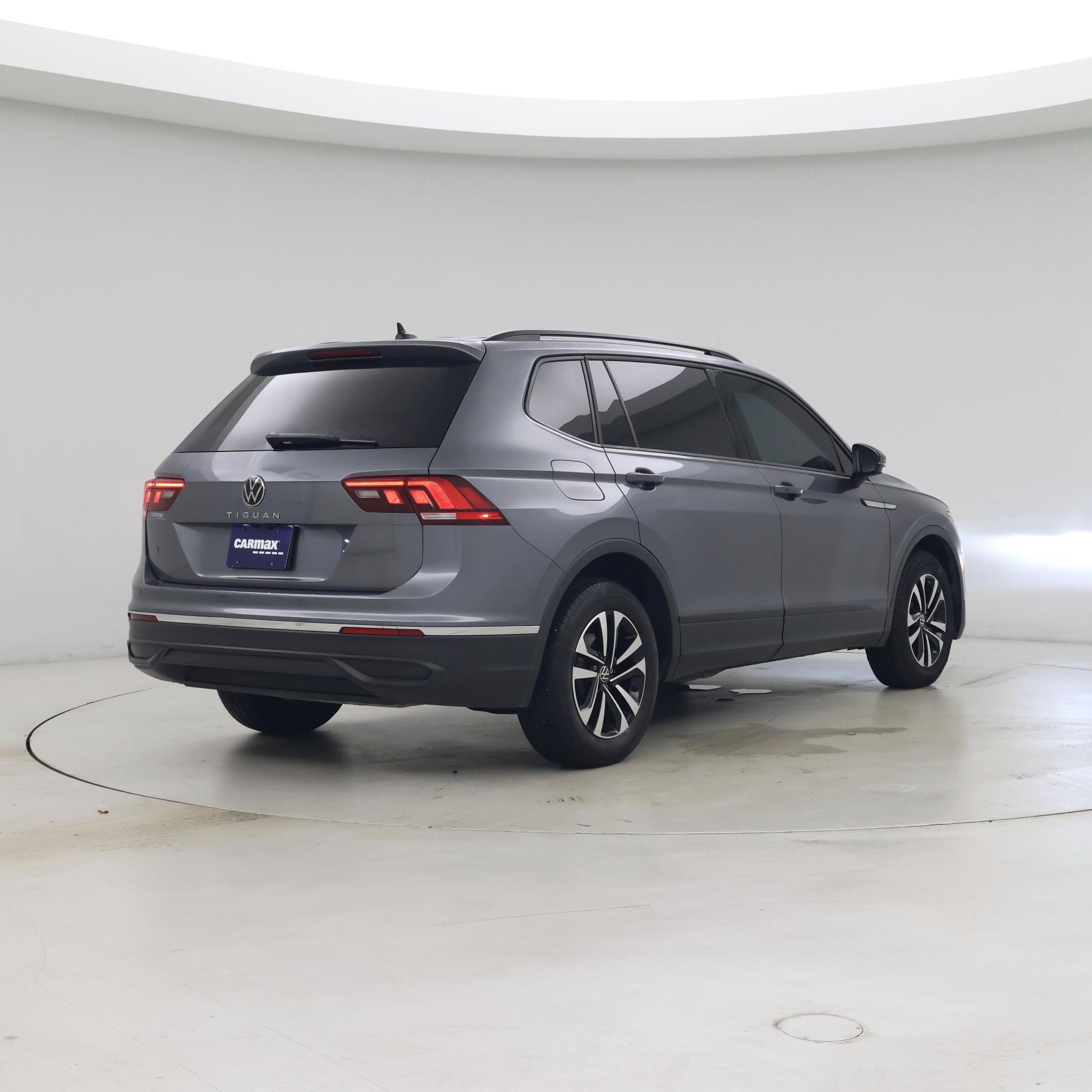 Thumbnail: 2023 Volkswagen Tiguan - 8