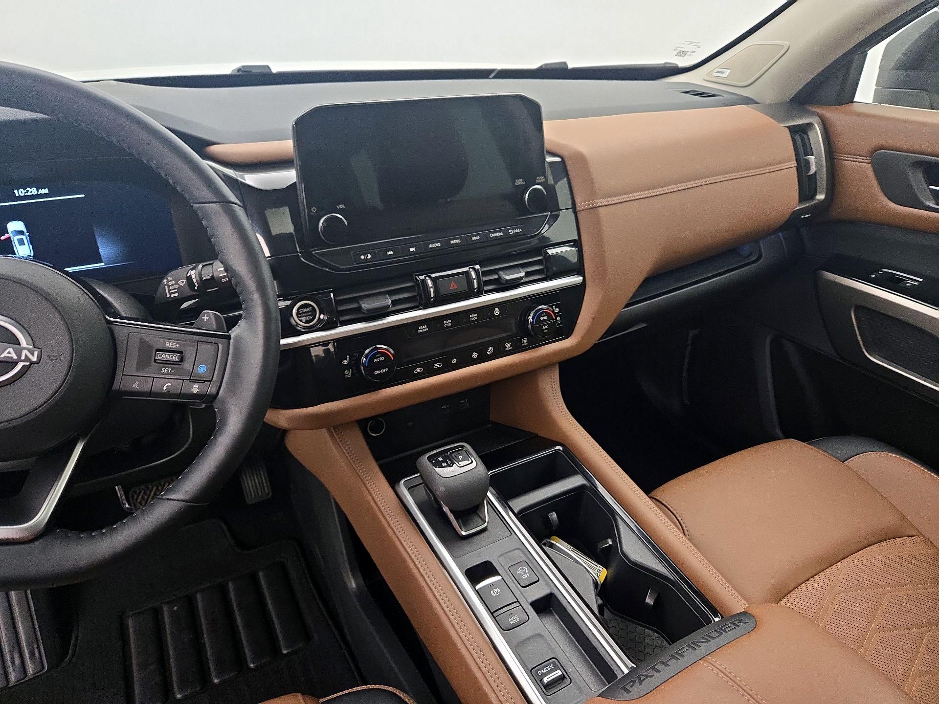 Thumbnail: 2024 Nissan Pathfinder - 9