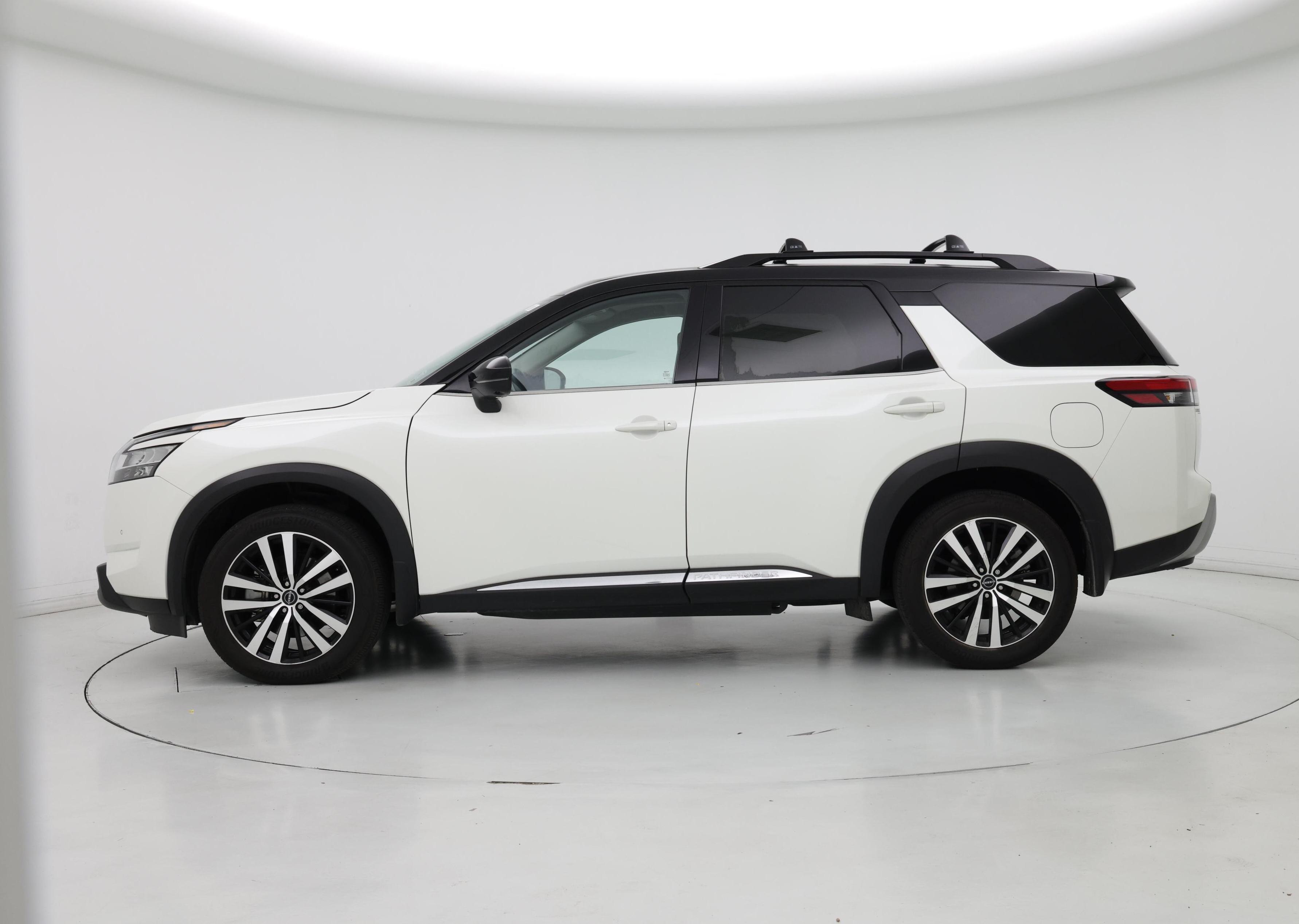 Thumbnail: 2024 Nissan Pathfinder - 3