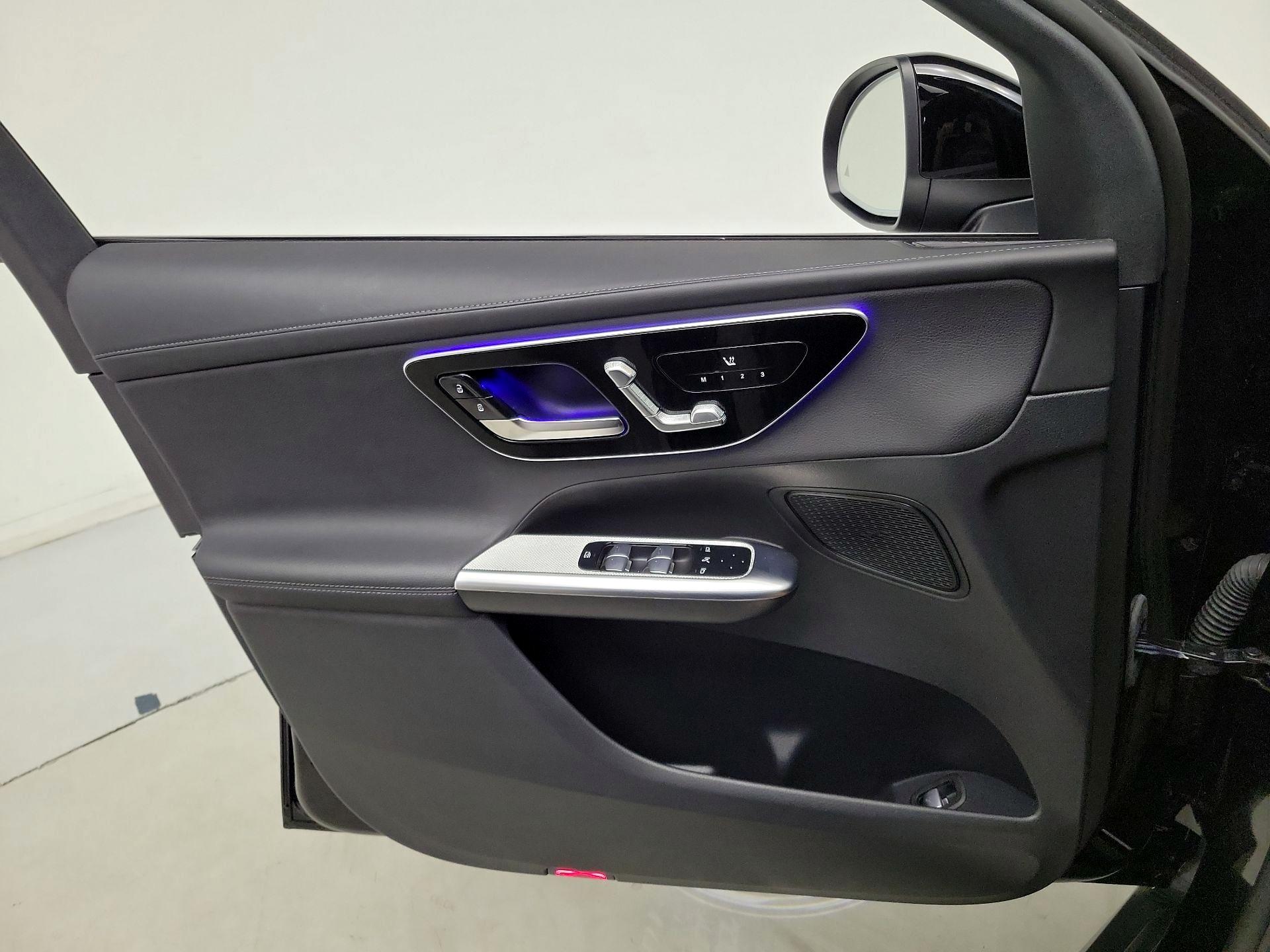 Thumbnail: 2025 Mercedes-Benz GLC - 12