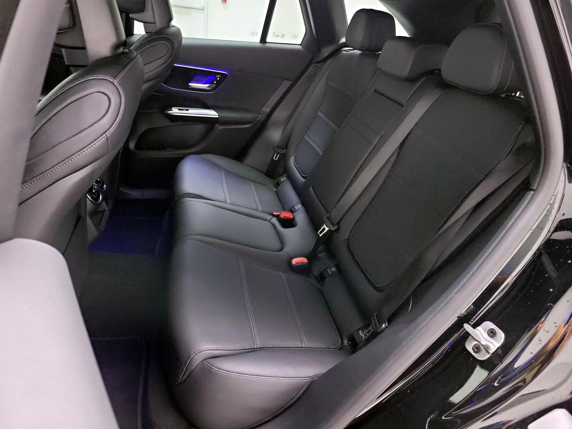 Thumbnail: 2025 Mercedes-Benz GLC - 20