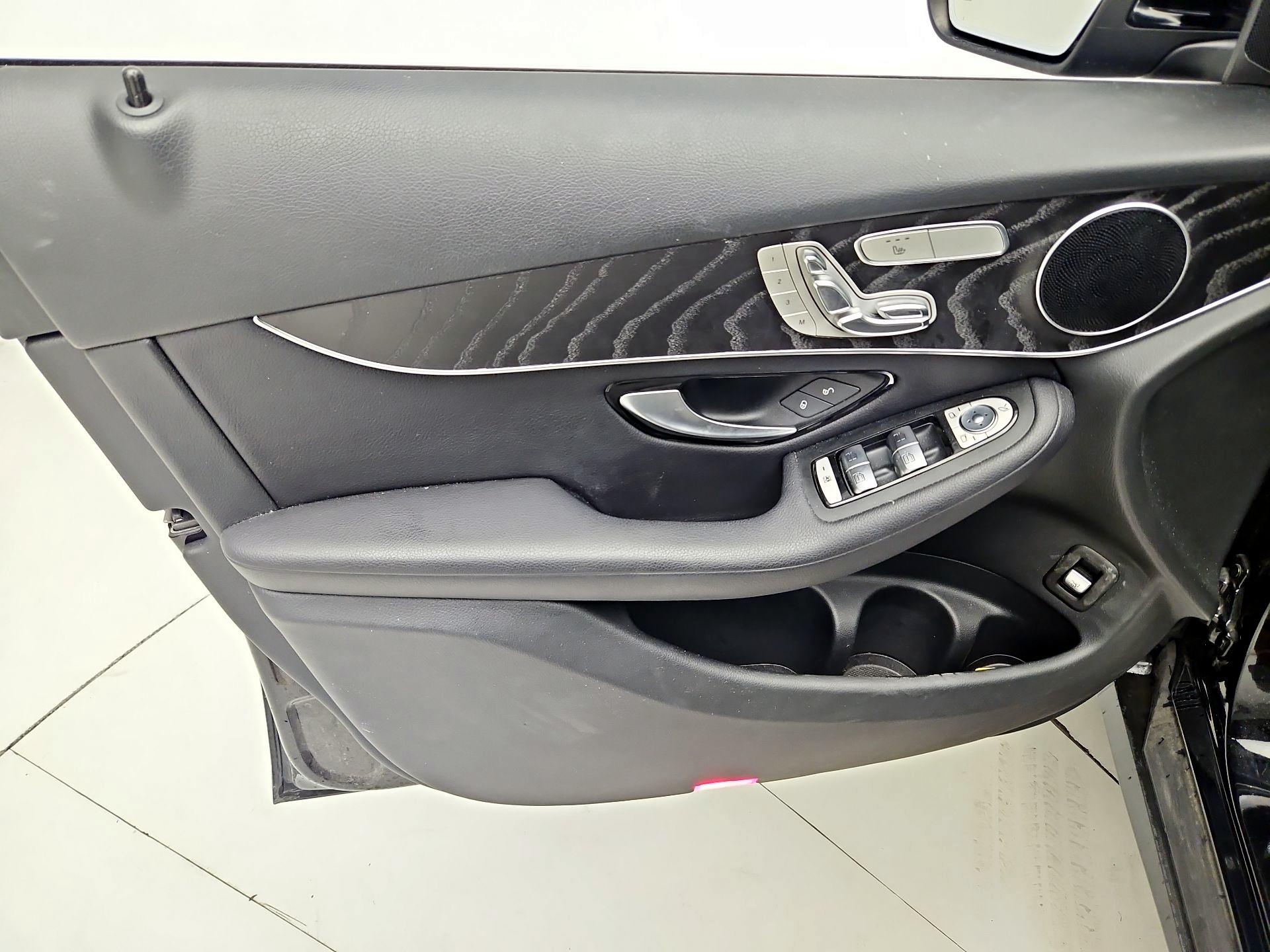 Thumbnail: 2018 Mercedes-Benz GLC - 12