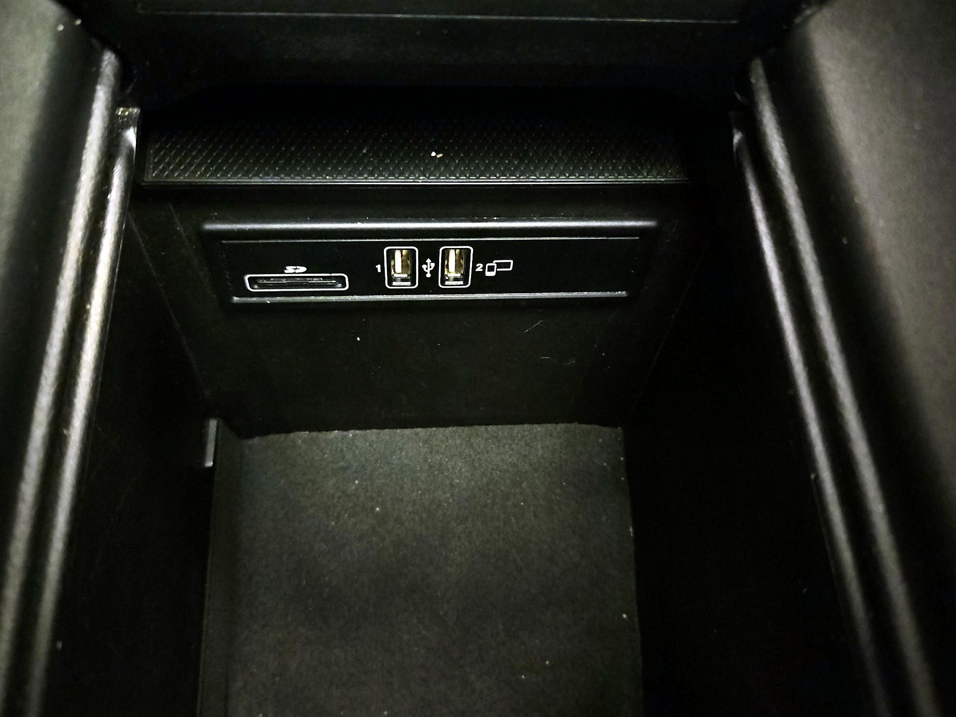 Thumbnail: 2018 Mercedes-Benz GLC - 18