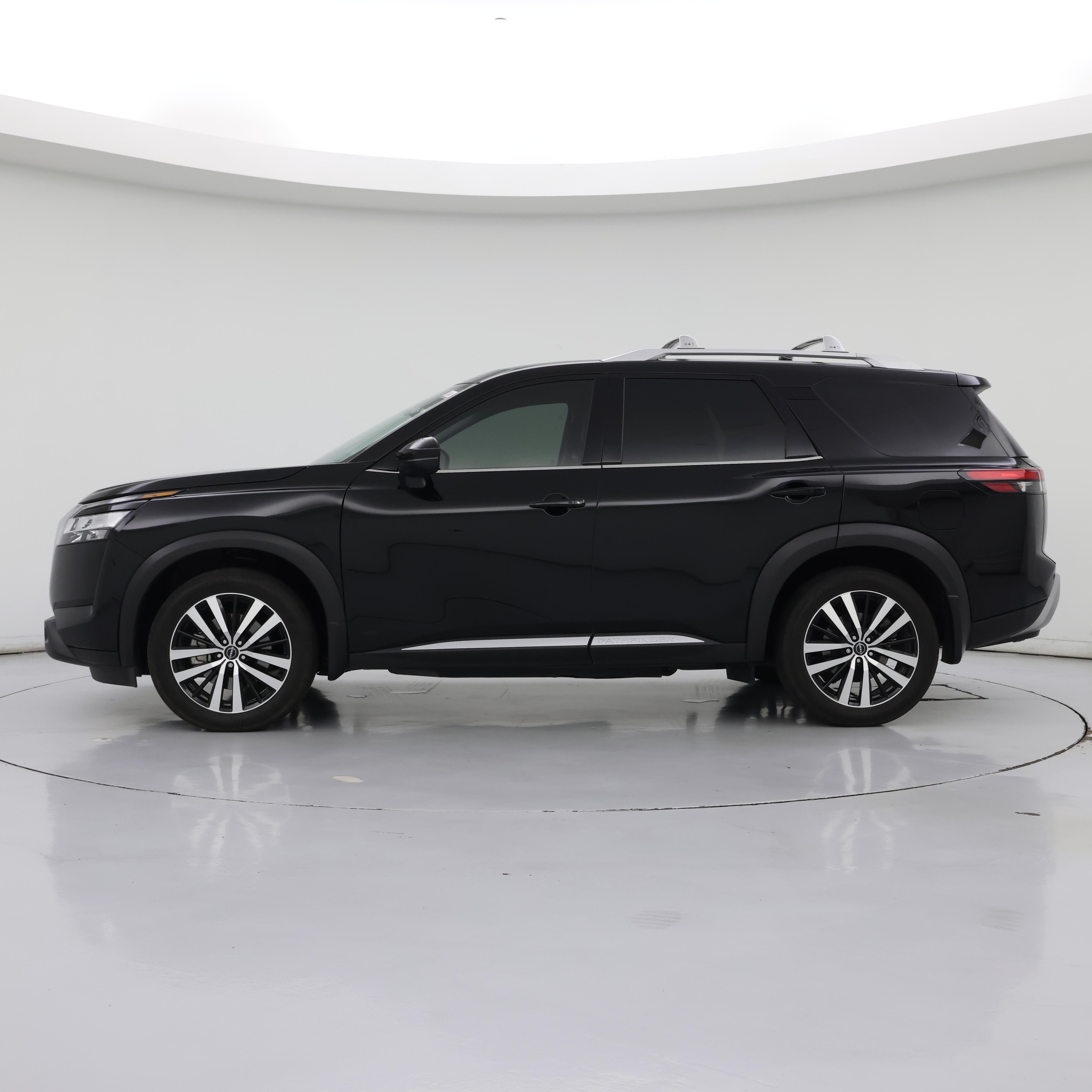 Thumbnail: 2024 Nissan Pathfinder - 3