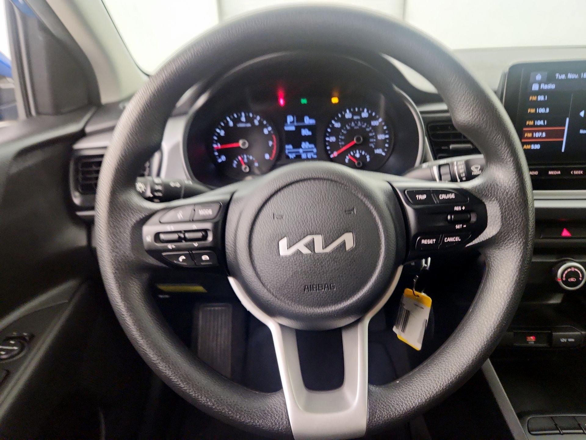 Thumbnail: 2022 Kia Rio - 10