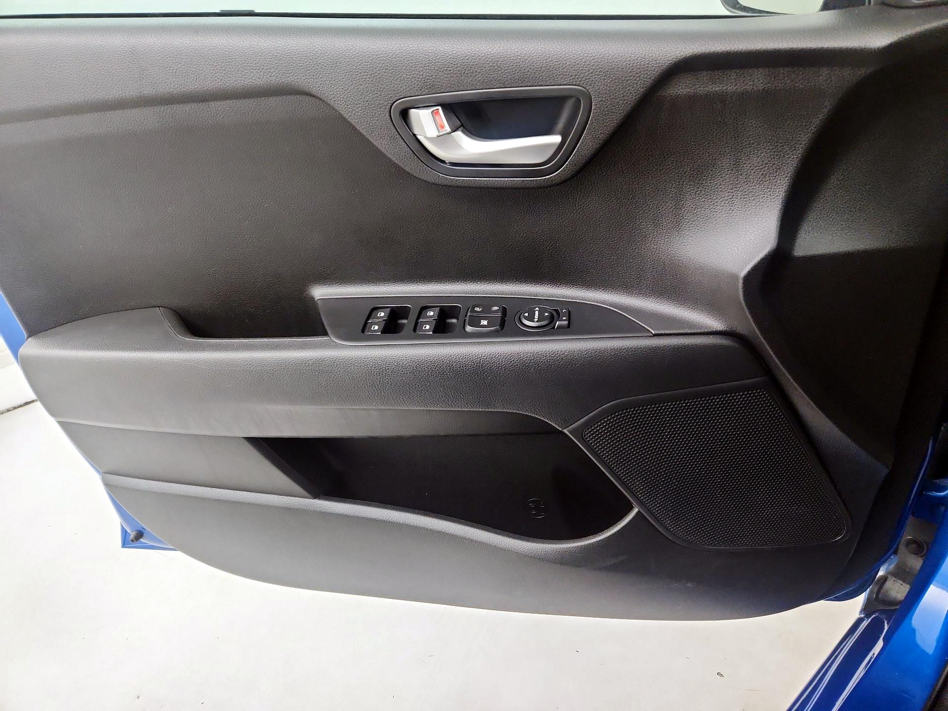 Thumbnail: 2022 Kia Rio - 12