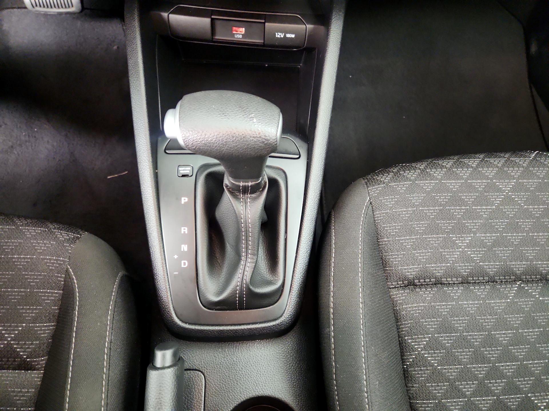 Thumbnail: 2022 Kia Rio - 17