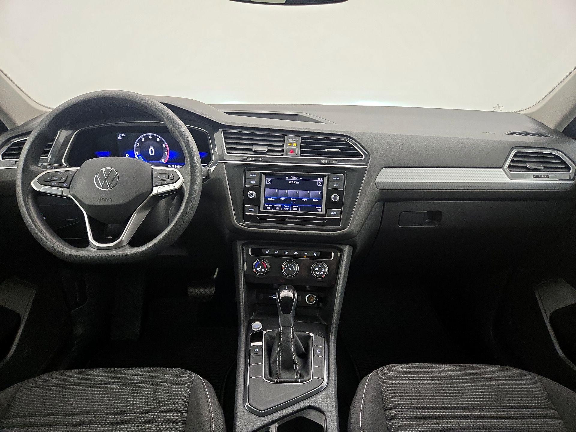 Thumbnail: 2023 Volkswagen Tiguan - 9