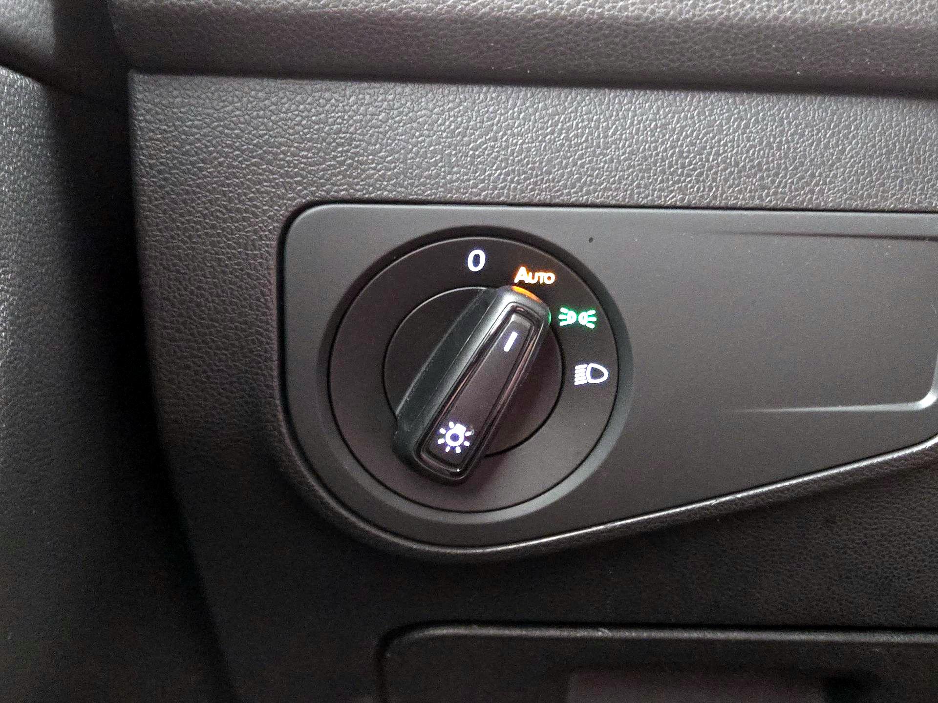 Thumbnail: 2023 Volkswagen Tiguan - 13