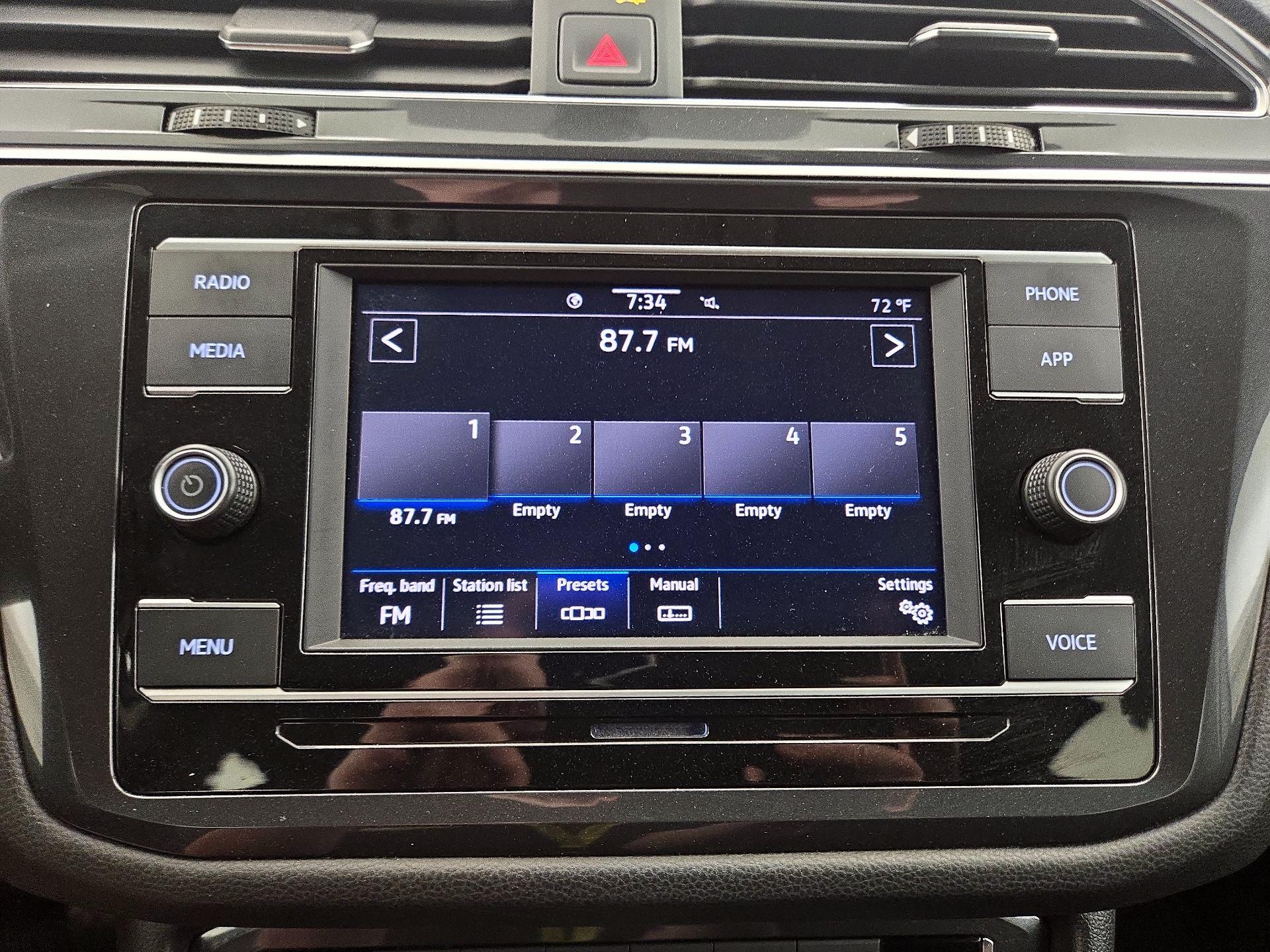 Thumbnail: 2023 Volkswagen Tiguan - 15