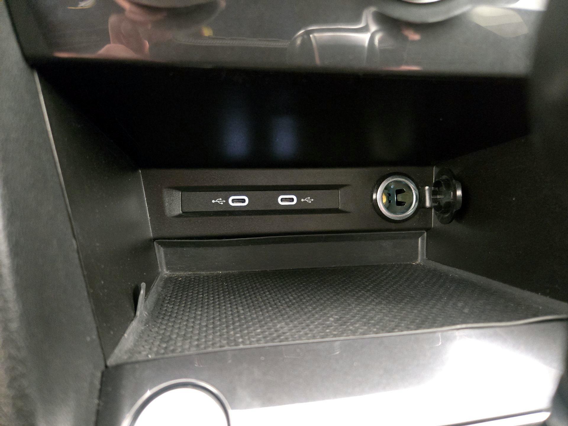 Thumbnail: 2023 Volkswagen Tiguan - 18